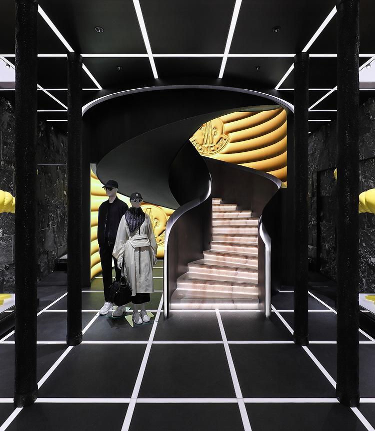 Moncler Shanghai Plaza 66