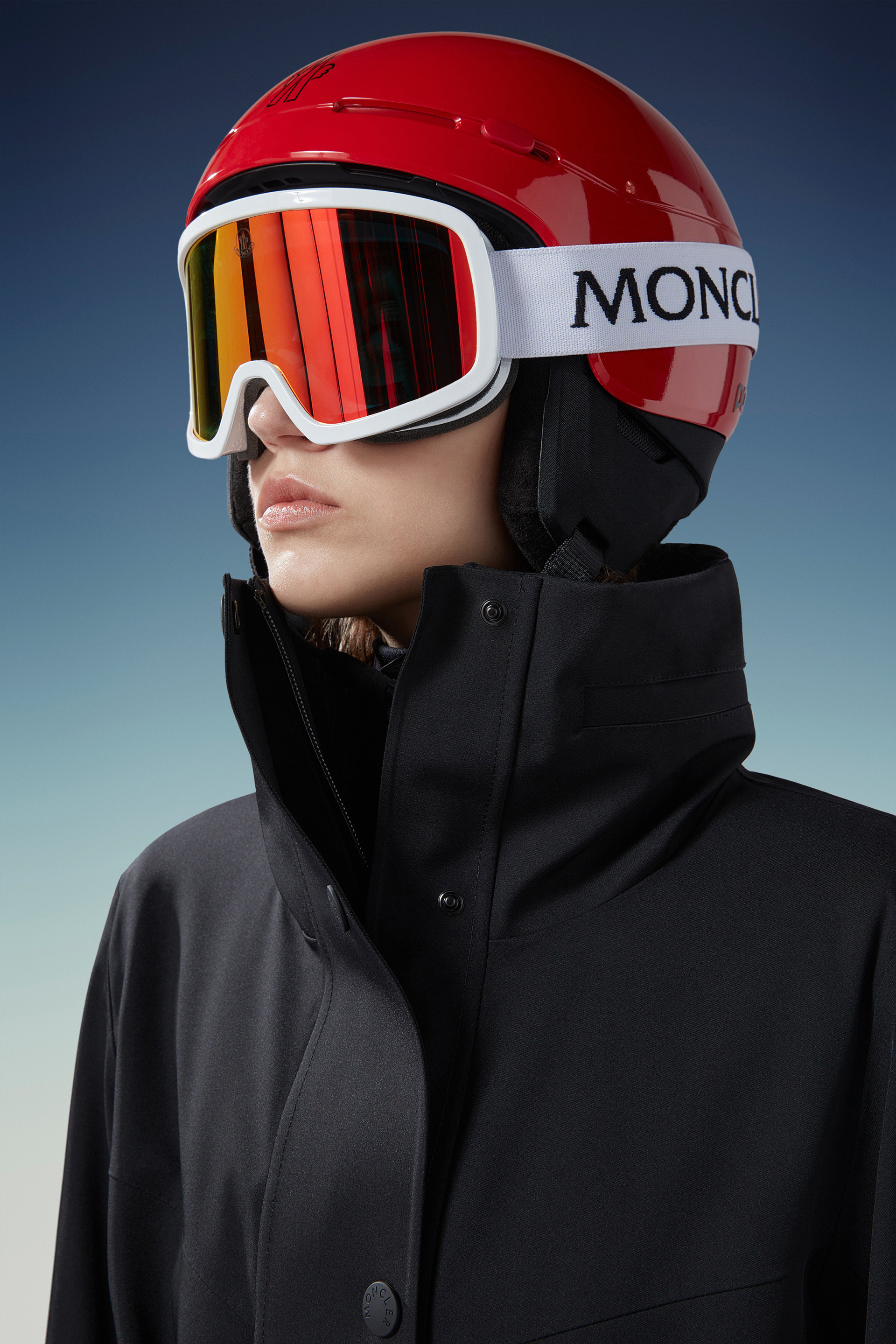 Snow chic : le casque de ski collector de Moncler