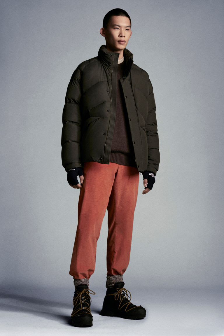 ブライトオレンジ コーデュロイパンツ パンツ ショーツ 向けの メンズ モンクレール