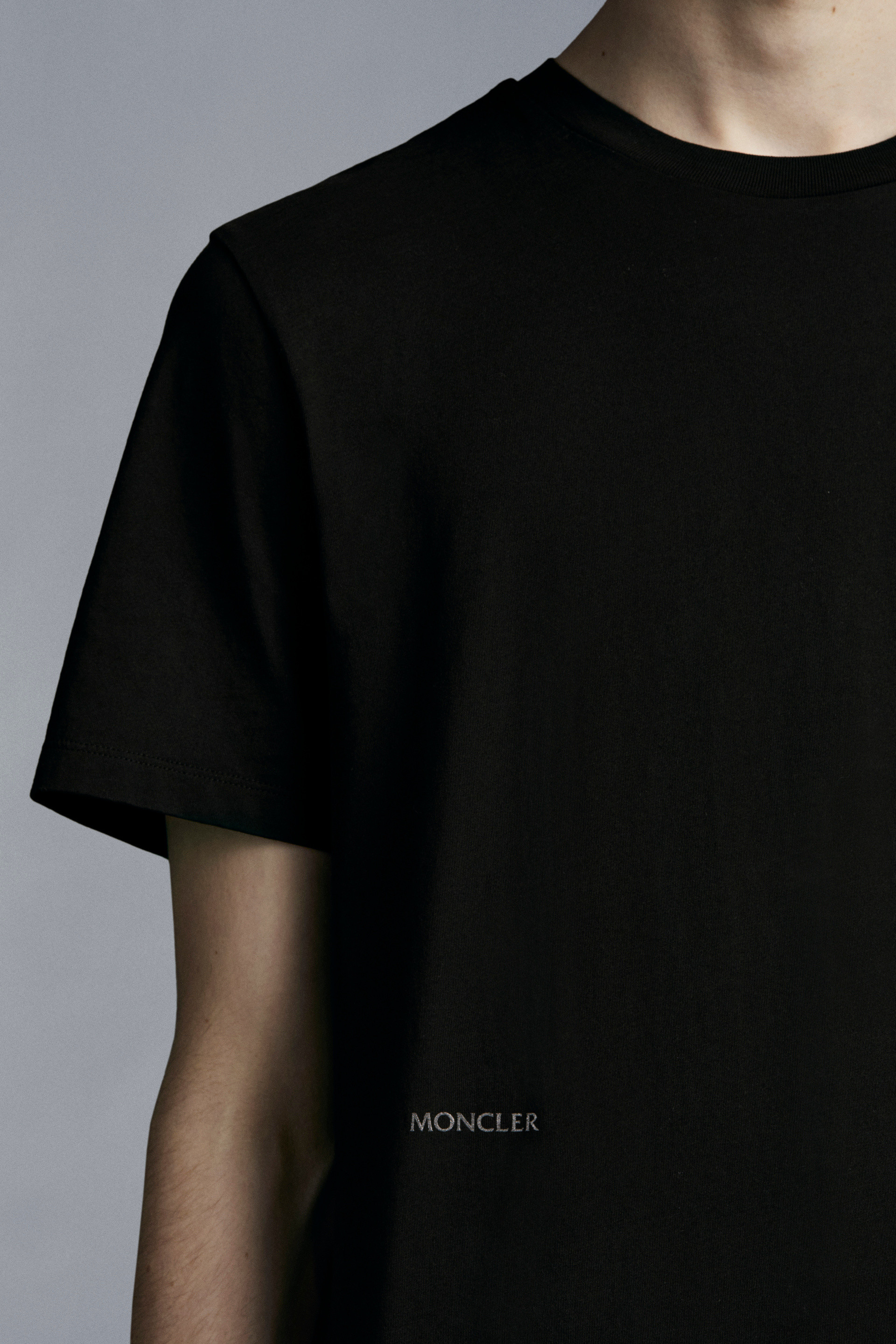 ブラック バックプリントTシャツ : Tシャツ＆ポロシャツ 向けの メンズ 