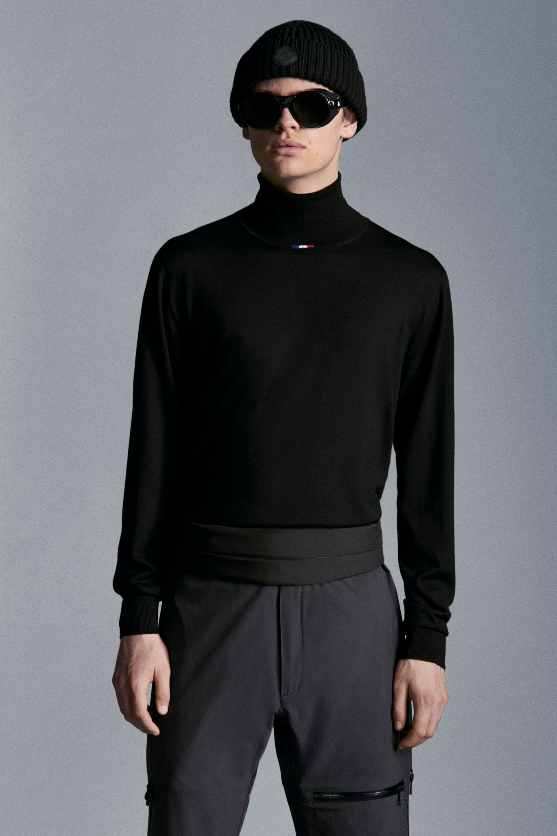 black moncler sweater