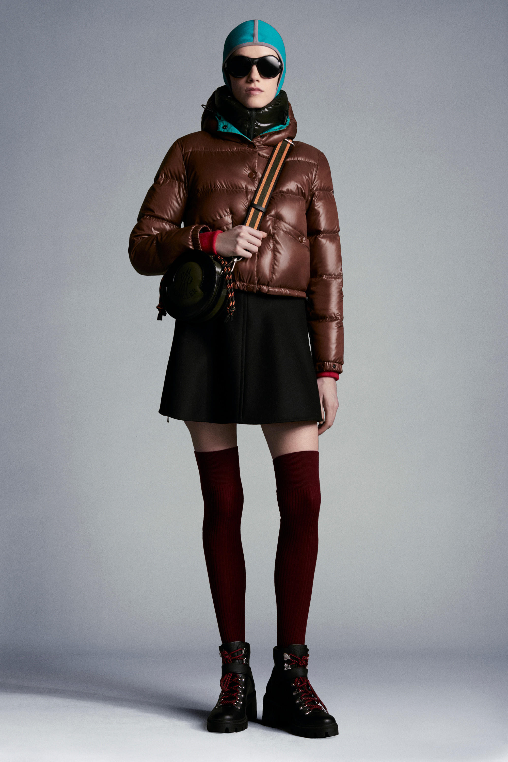 モンクレール BERNADETTE MONCLER モンクレール 41323 BULGARIEブルガリ コヨーテ