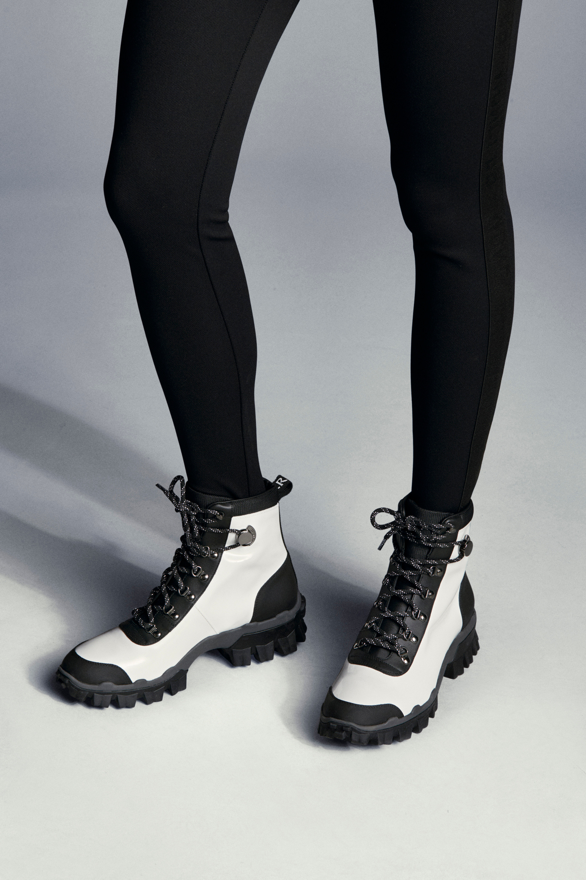 moncler walking boots Off 72% - www.loverethymno.com