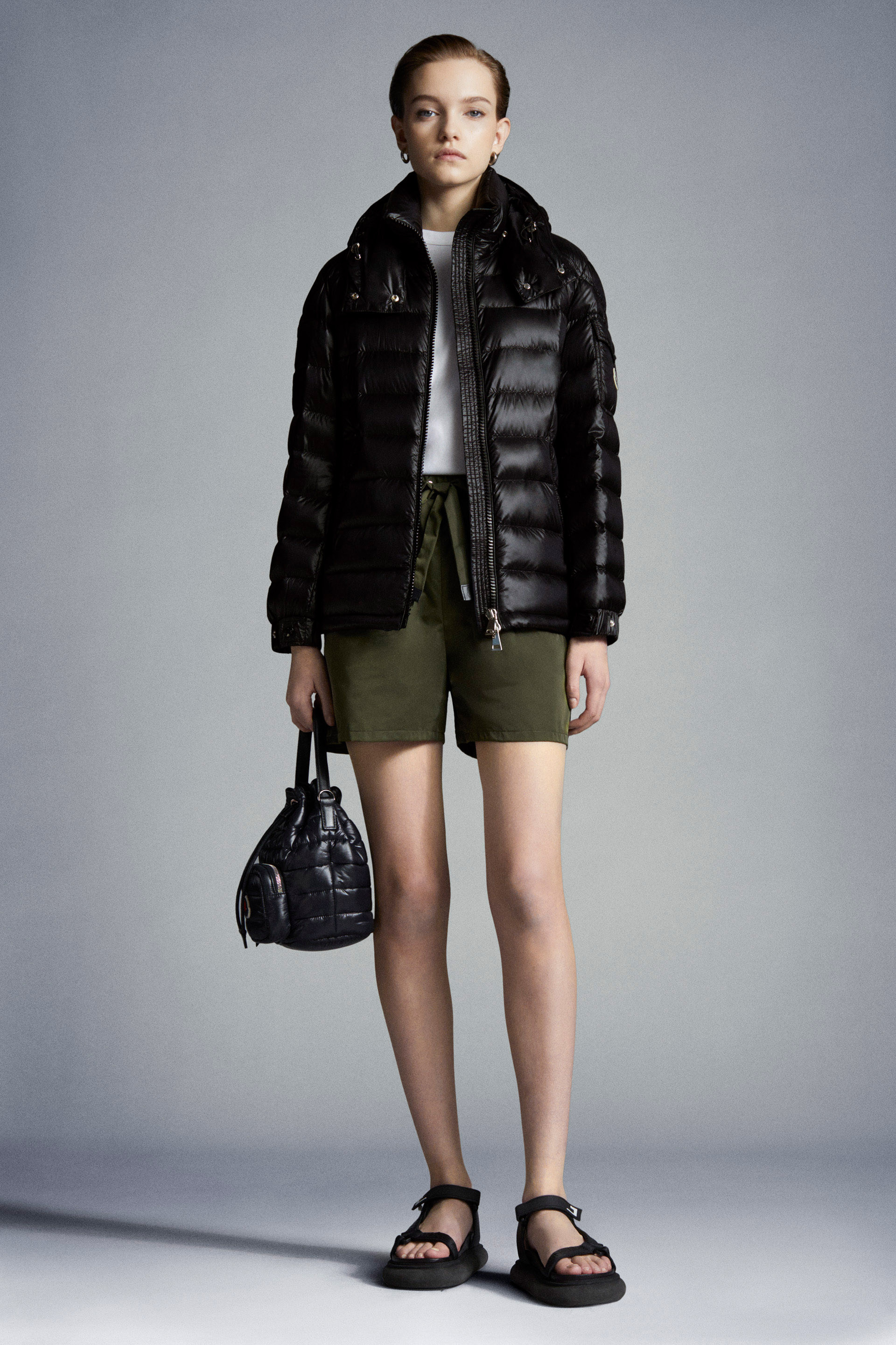 Short Down Jackets for Women - Outerwear | Moncler JP