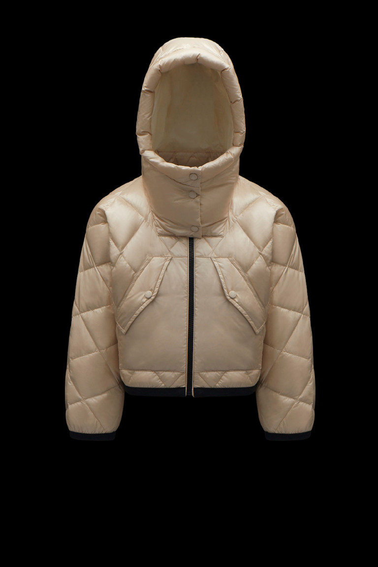 kamile moncler