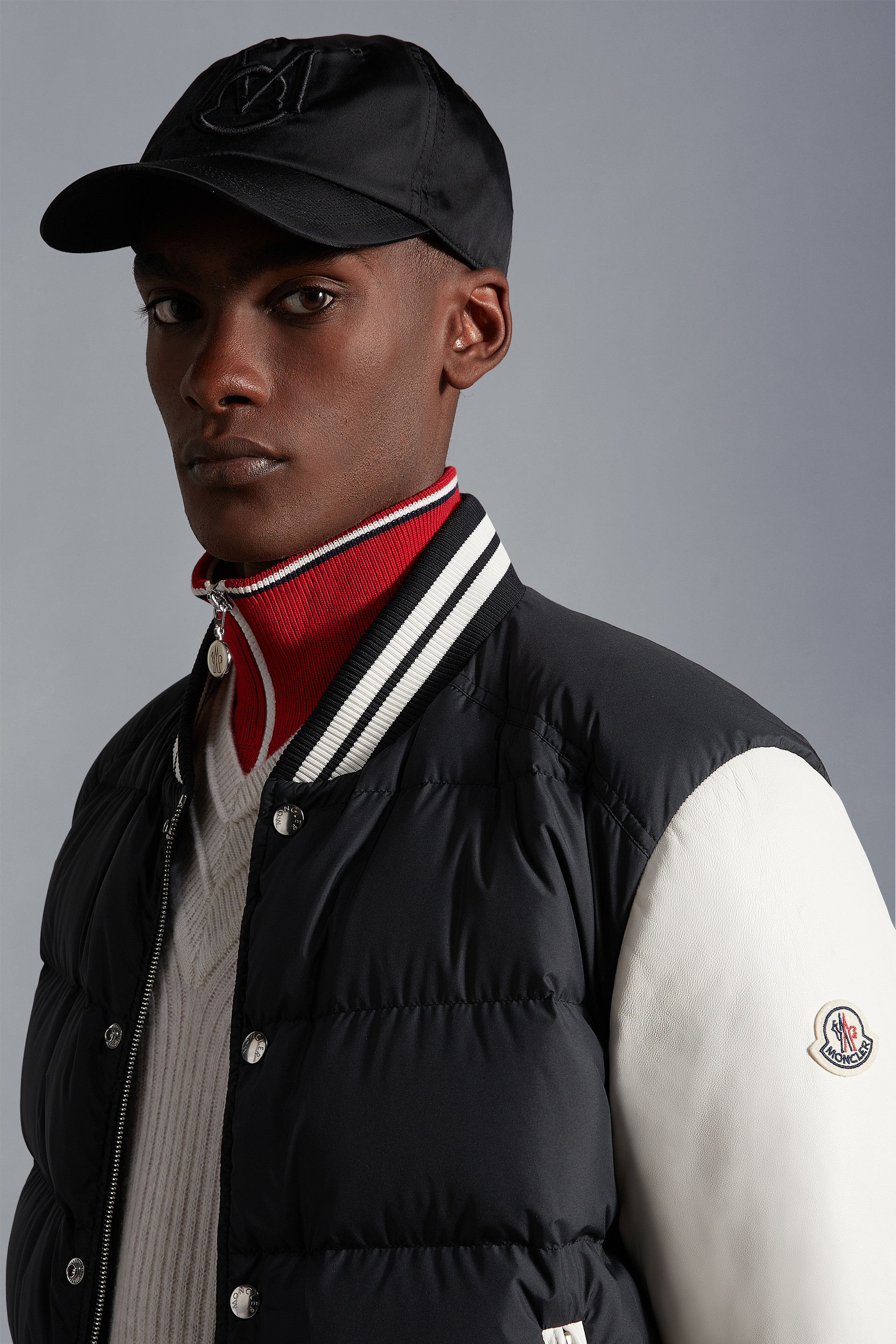 Moncler Monogram Embroidered Baseball Cap in Black for Men Mens Accessories Hats 