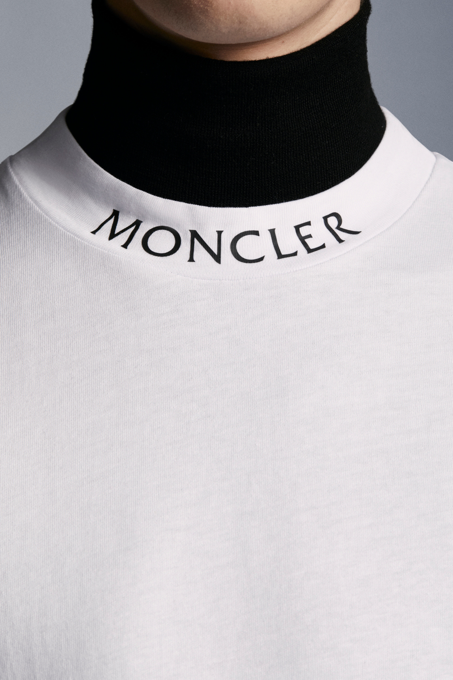 よろしくお MONCLER shirtの通販 by poppina's shop｜モンクレールならラクマ - moncler T したプロト
