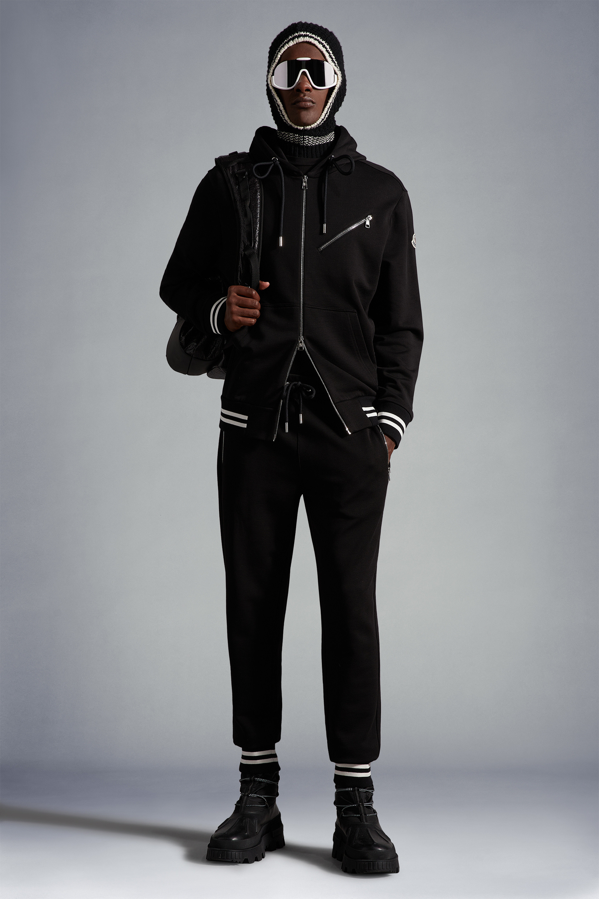 Moncler Jogginghose aus Baumwolle in Schwarz für Herren Herren Bekleidung Jacken Freizeitjacken 
