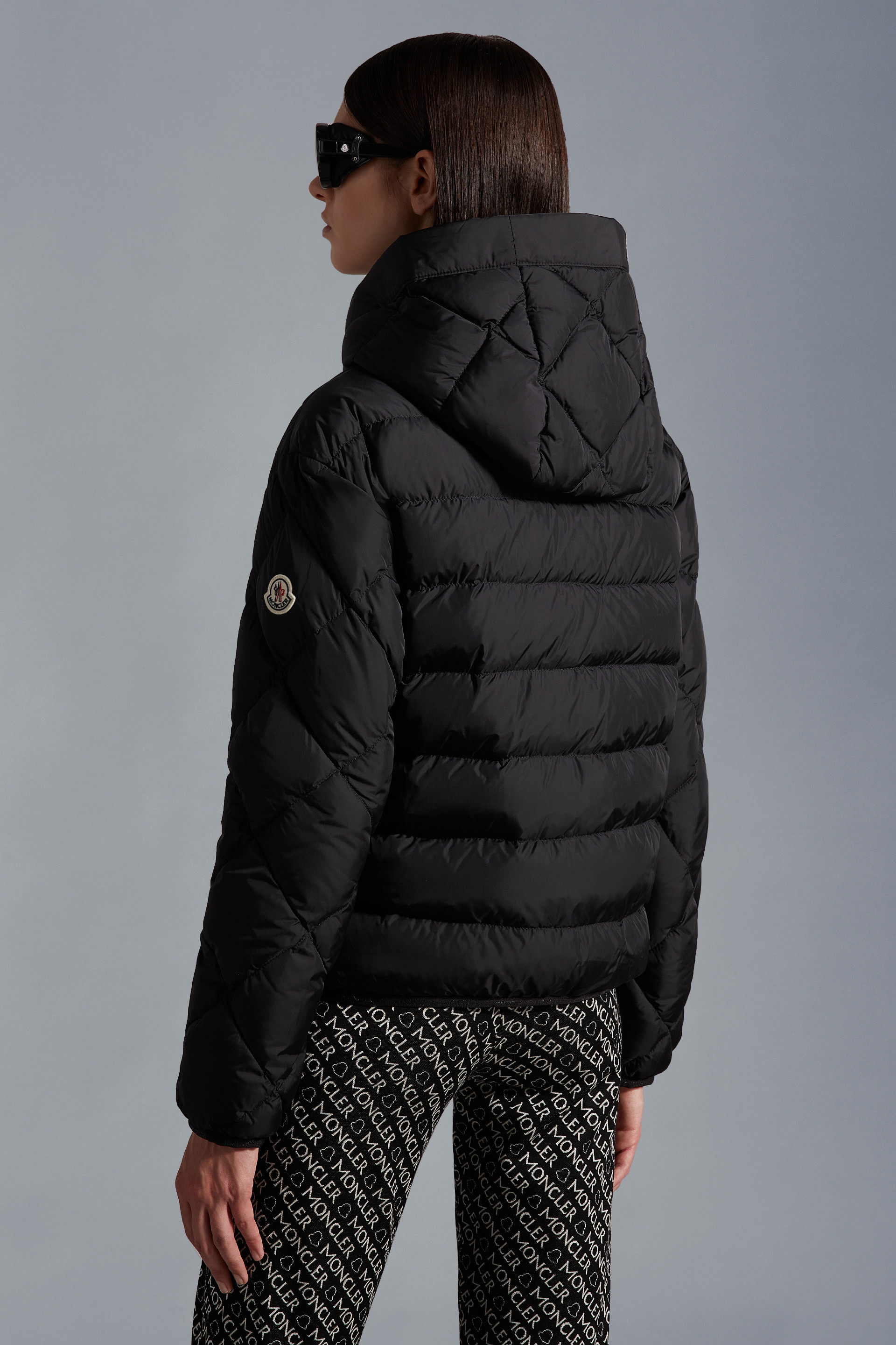 MONCLER Arvouinショートダウンジャケット ブラック | www.jarussi.com.br