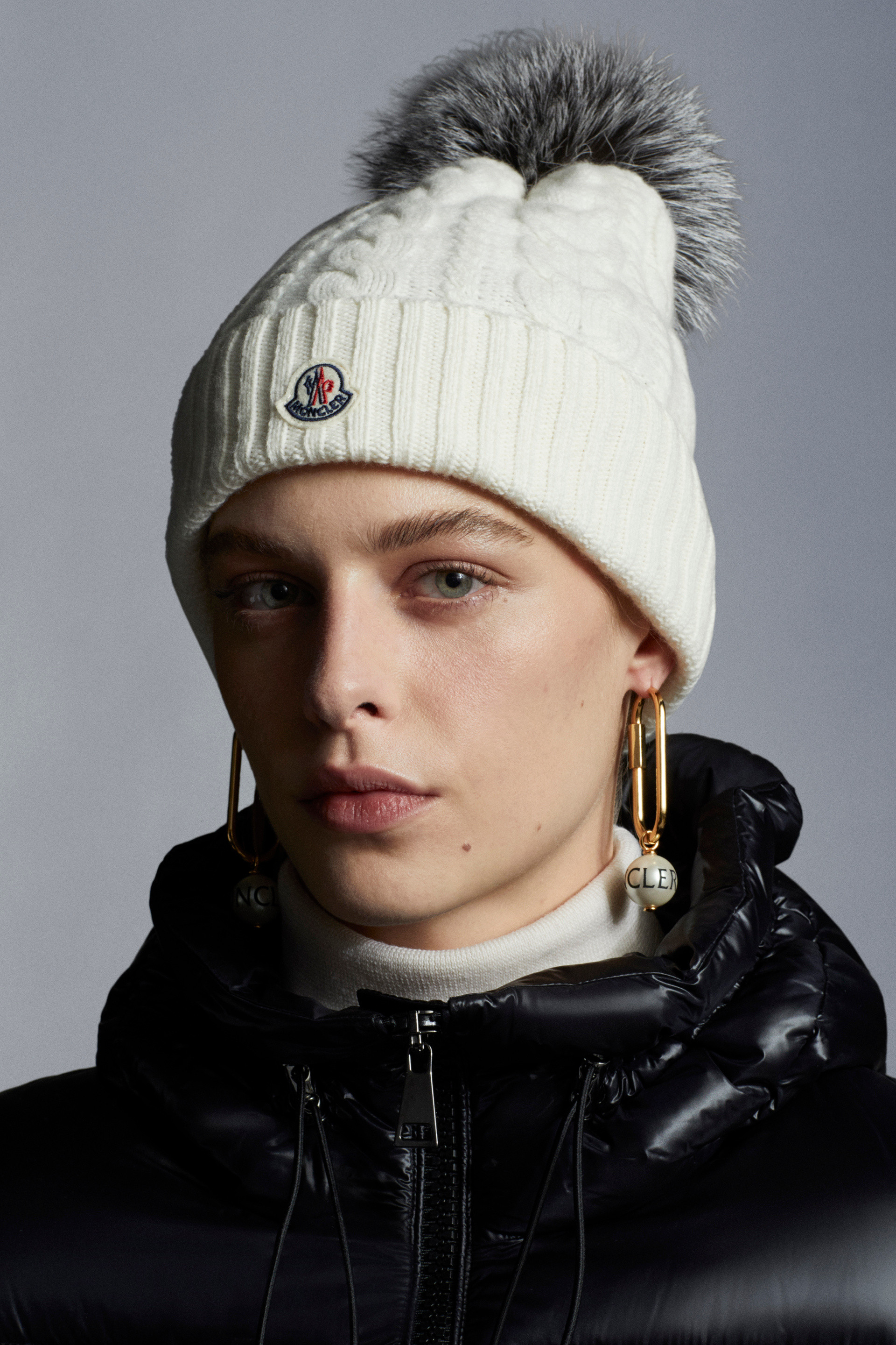 ladies moncler pom pom hat