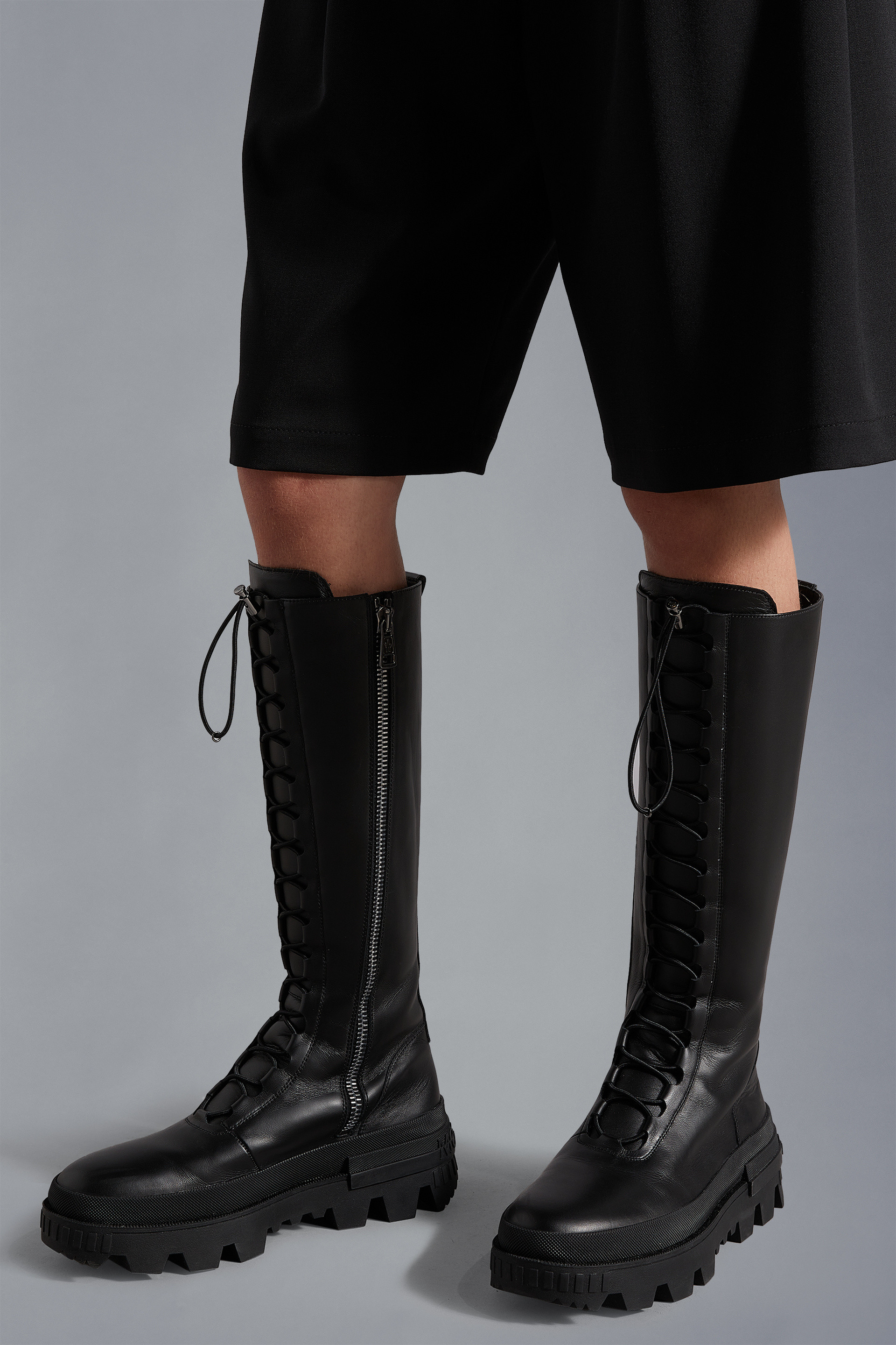 Hombre Zapatos de Botas de Botas informales Botines de caña alta Moncler de Cuero de color Negro para hombre 