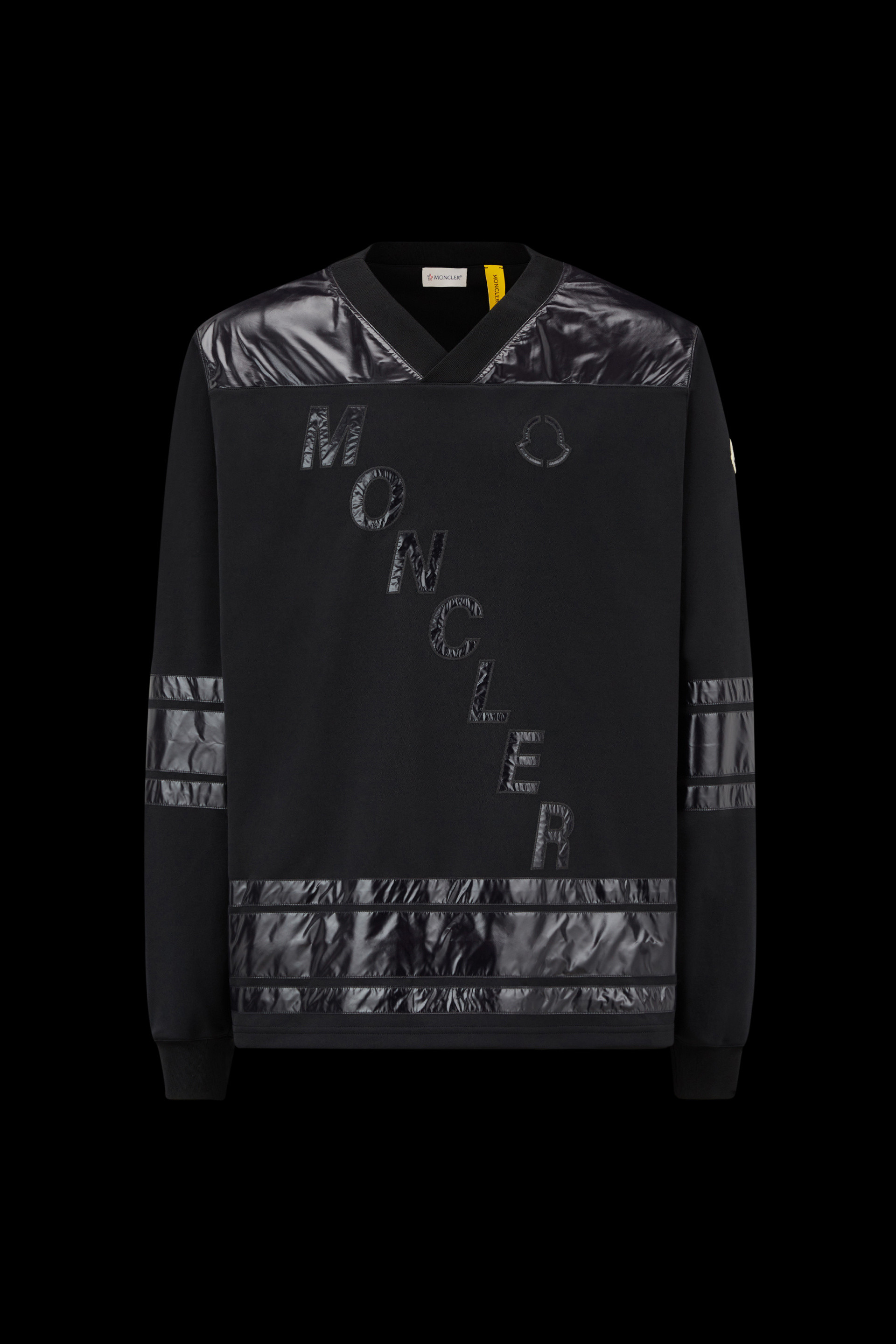 Polos & T-shirts for Men - Ready-To-Wear | Moncler CY