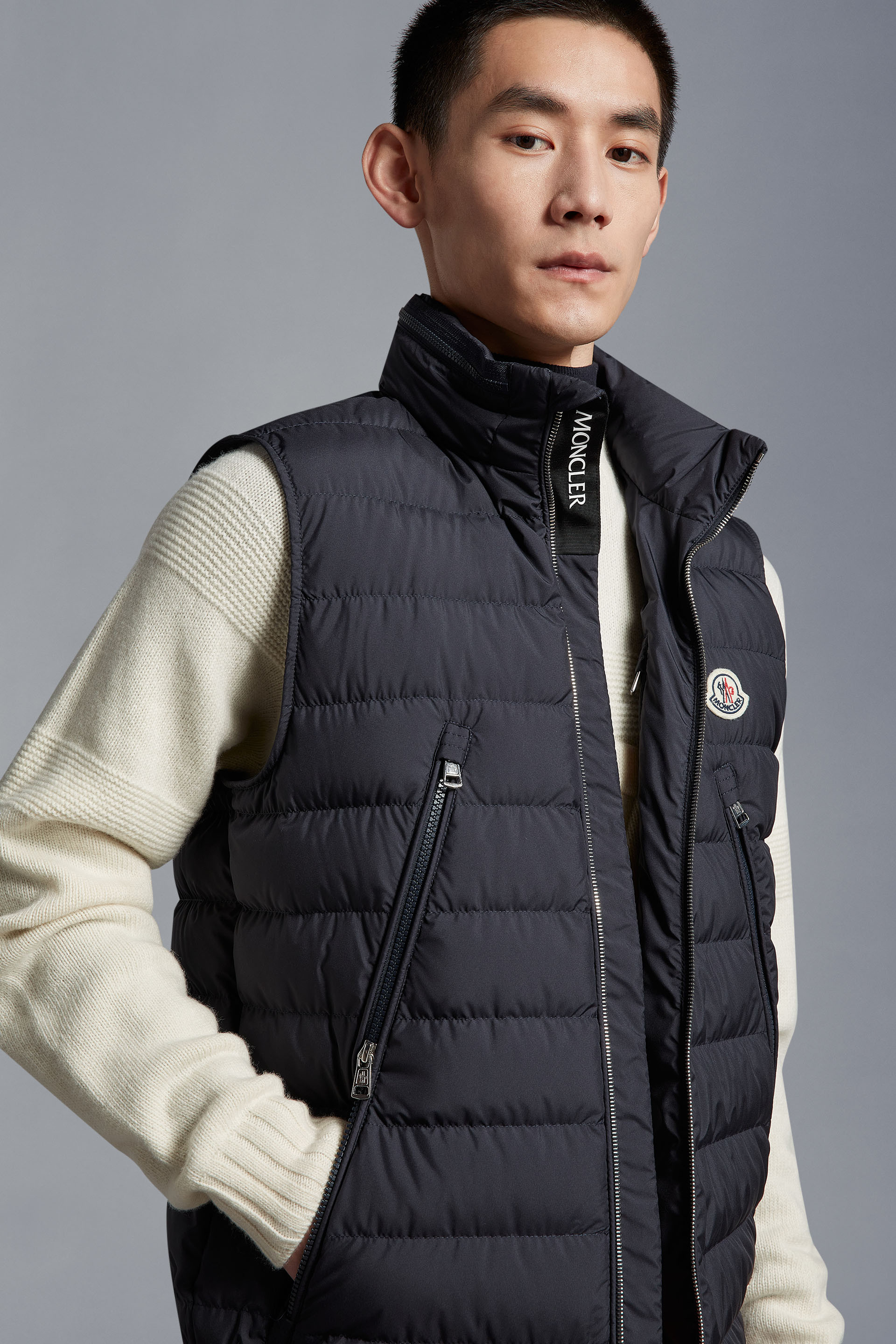 美品 モンクレール ダウン ベスト Maglia Gilet - トップス