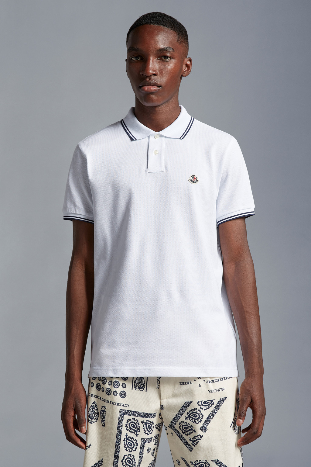 オプティカルホワイト ロゴポロシャツ : Tシャツ＆ポロシャツ 向けの
