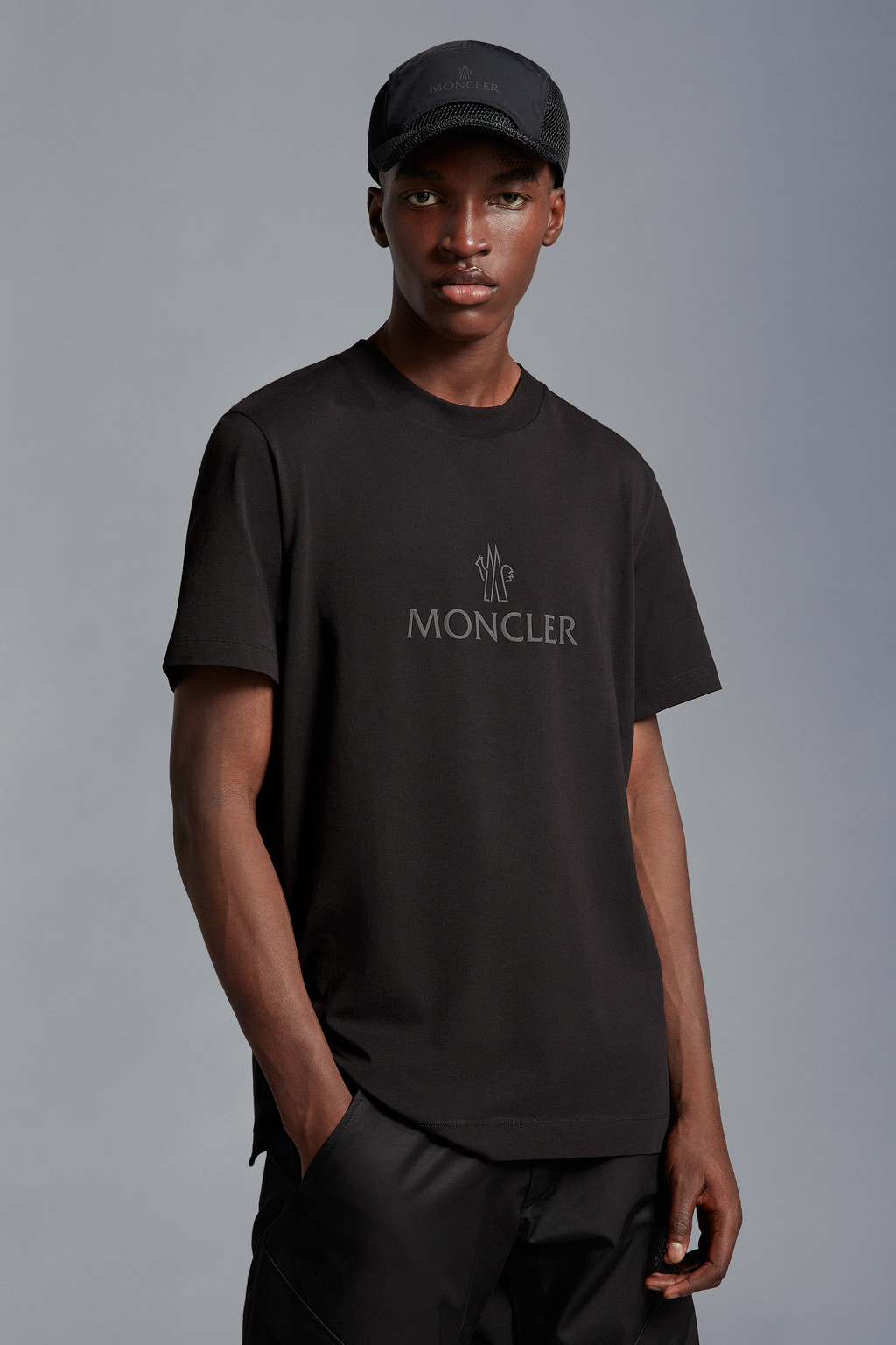 MONCLER モンクレール　反射ロゴtシャツ