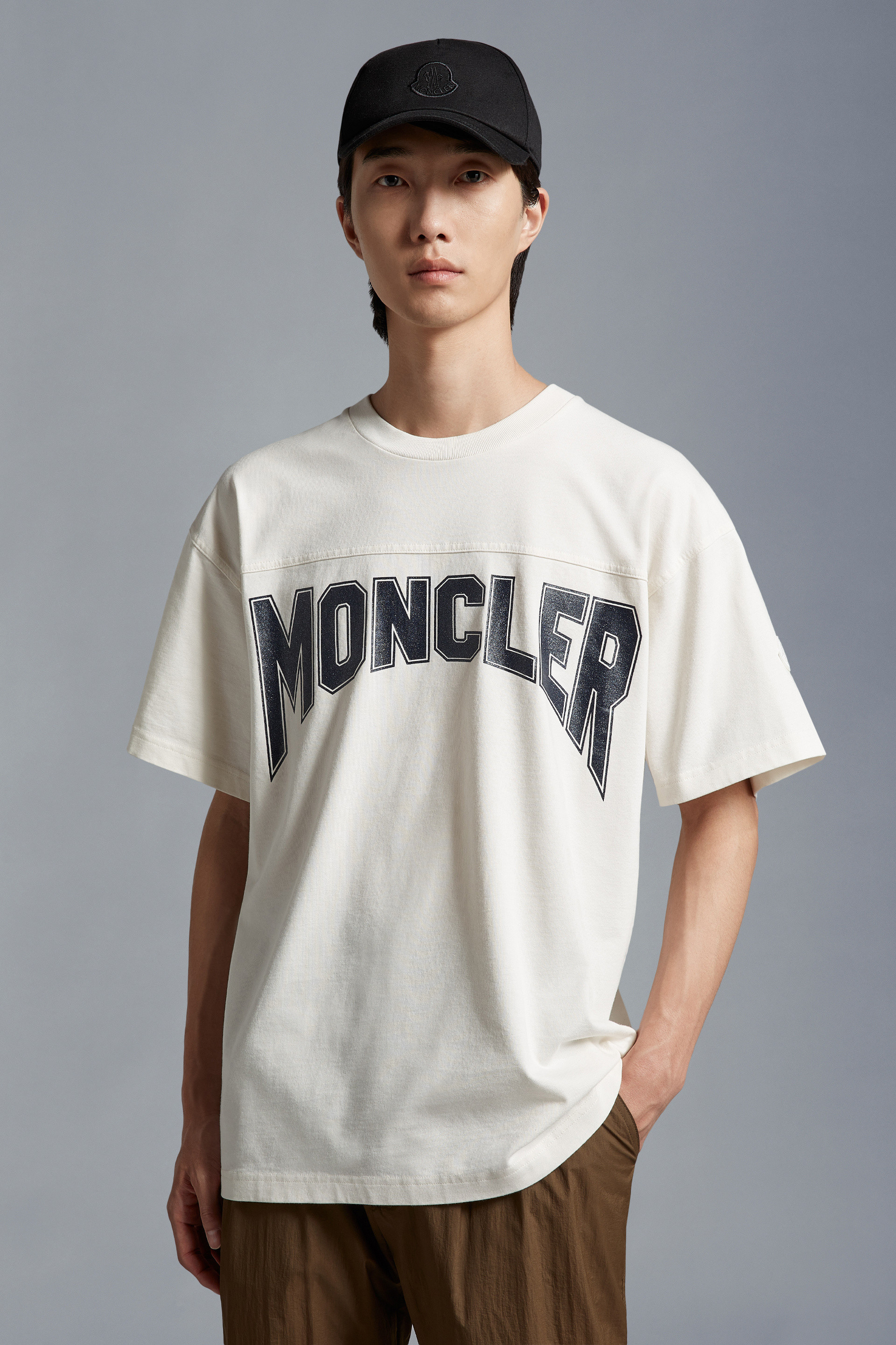 白ホワイトモンクレール フィリックス　サイズM MONCLER 半袖Tシャツ 白　ホワイト