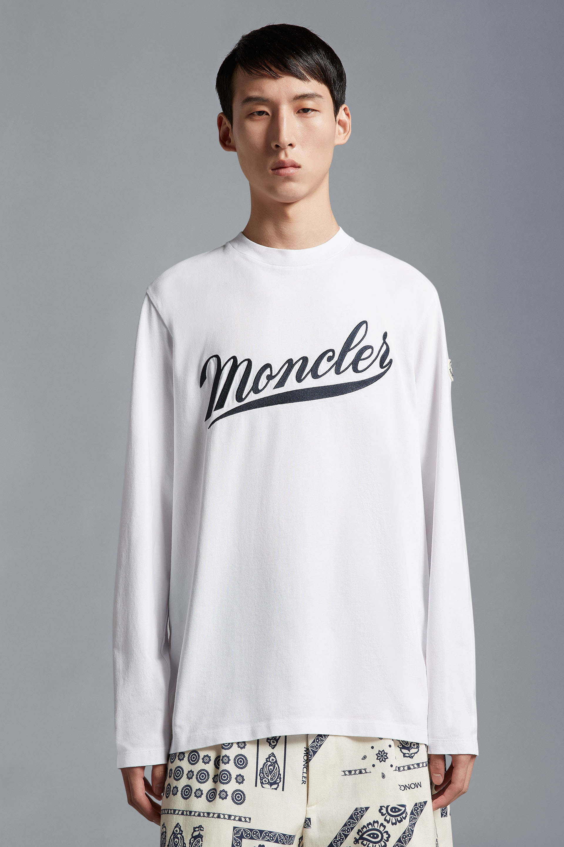Eve Udvidelse Kritik Optical White Logo Long Sleeve T-Shirt - Polos & T-shirts for Men | Moncler  US