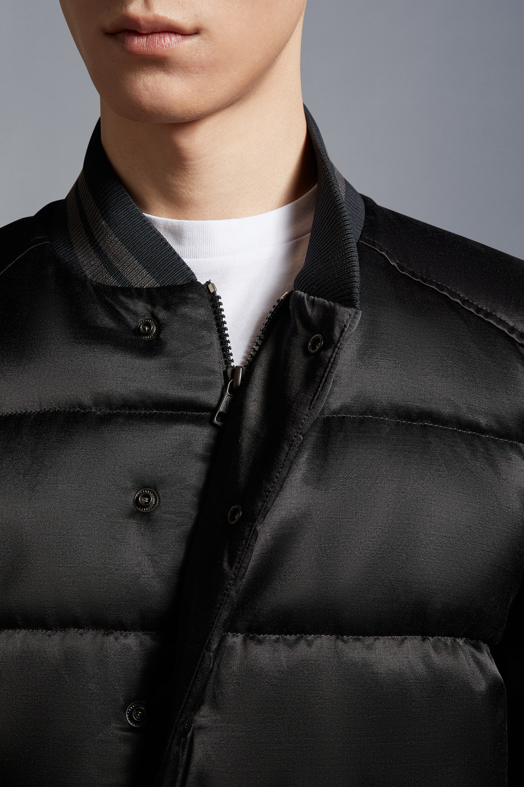 Black Dives Down Bomber Jacket Short Down Jackets for Men Moncler US