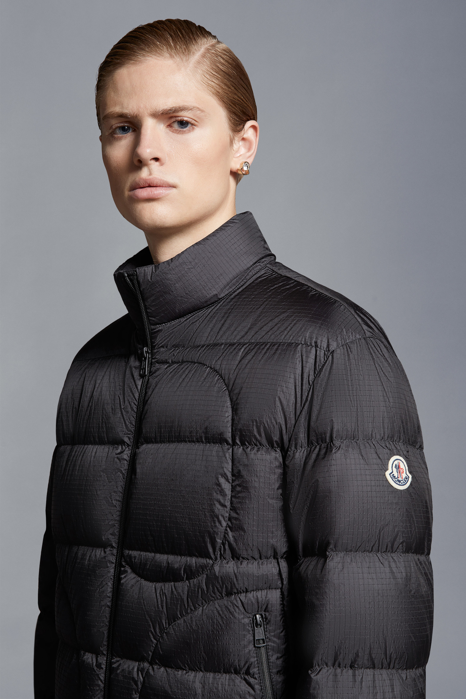 Black Heze Short Down Jacket Short Down Jackets for Men Moncler SI
