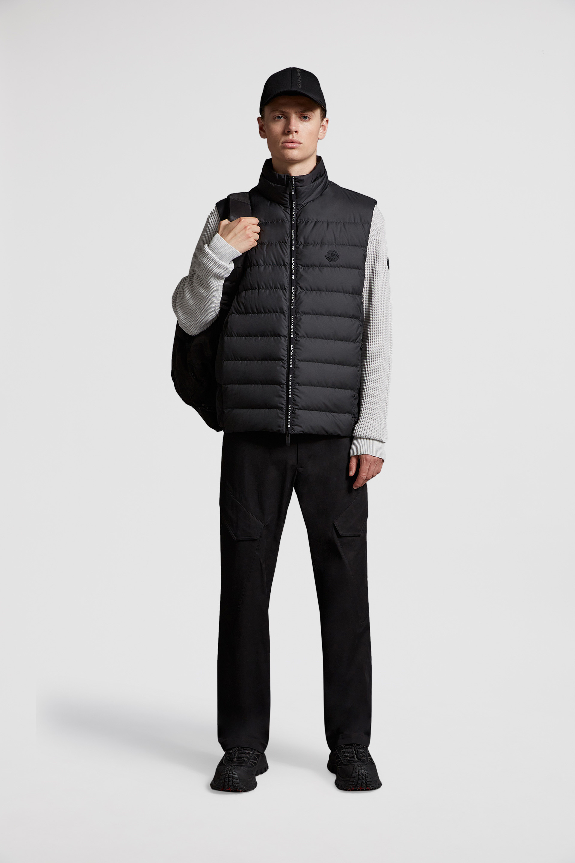 平置き実寸MONCLER モンクレール TARN GILET ファー　ダウン　ベスト　黒