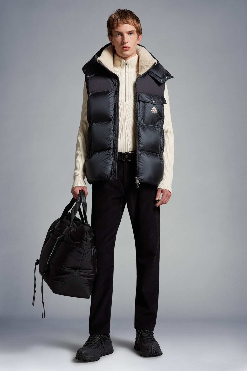 Moncler black down outlet tib vest