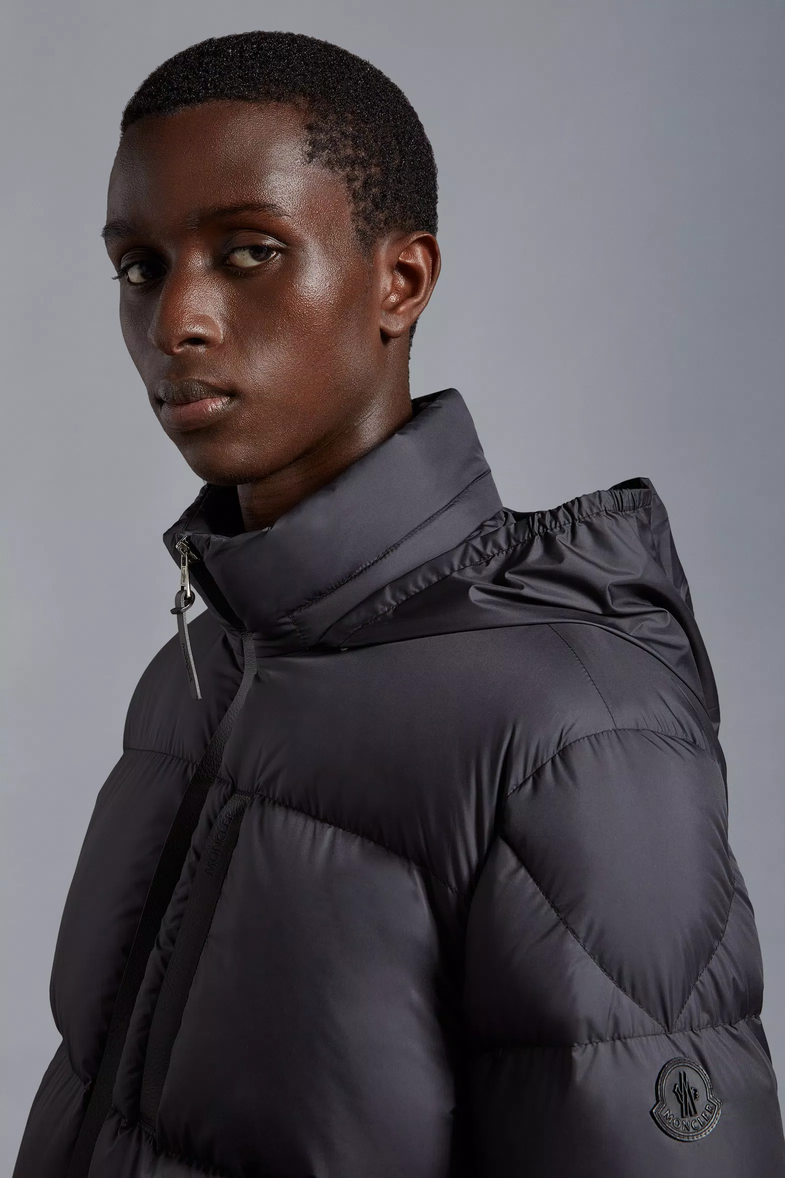 Black Besbre Short Down Jacket - Short Down Jackets for Men | Moncler DK