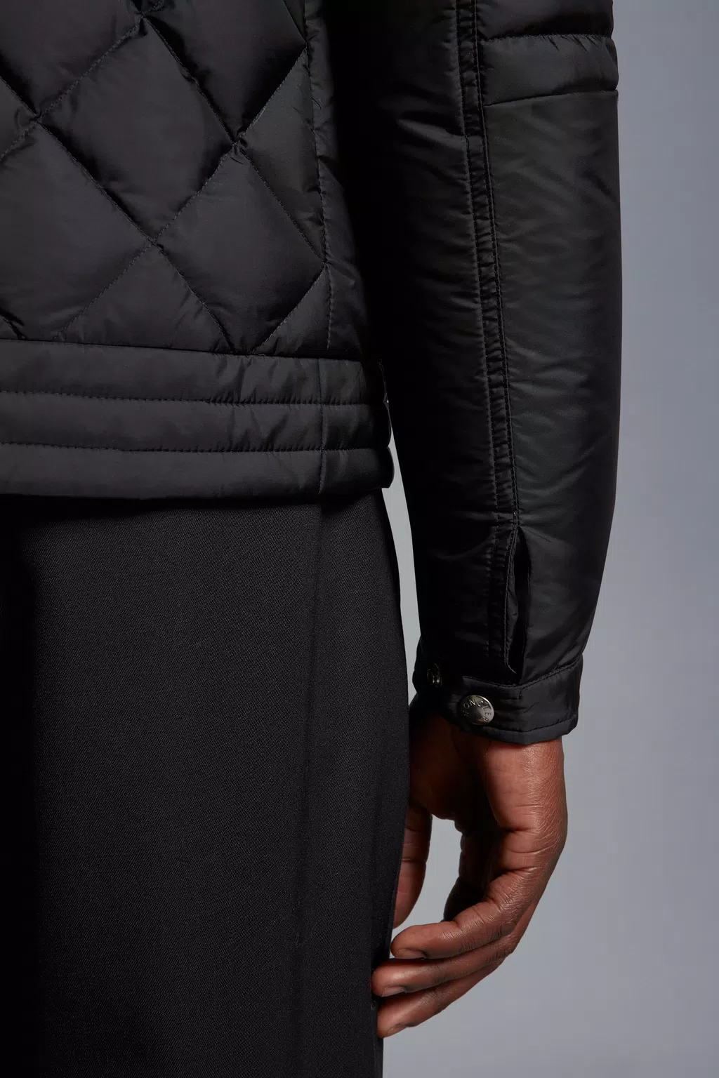 Black Vulpie Short Down Jacket - Short Down Jackets for Men | Moncler FI