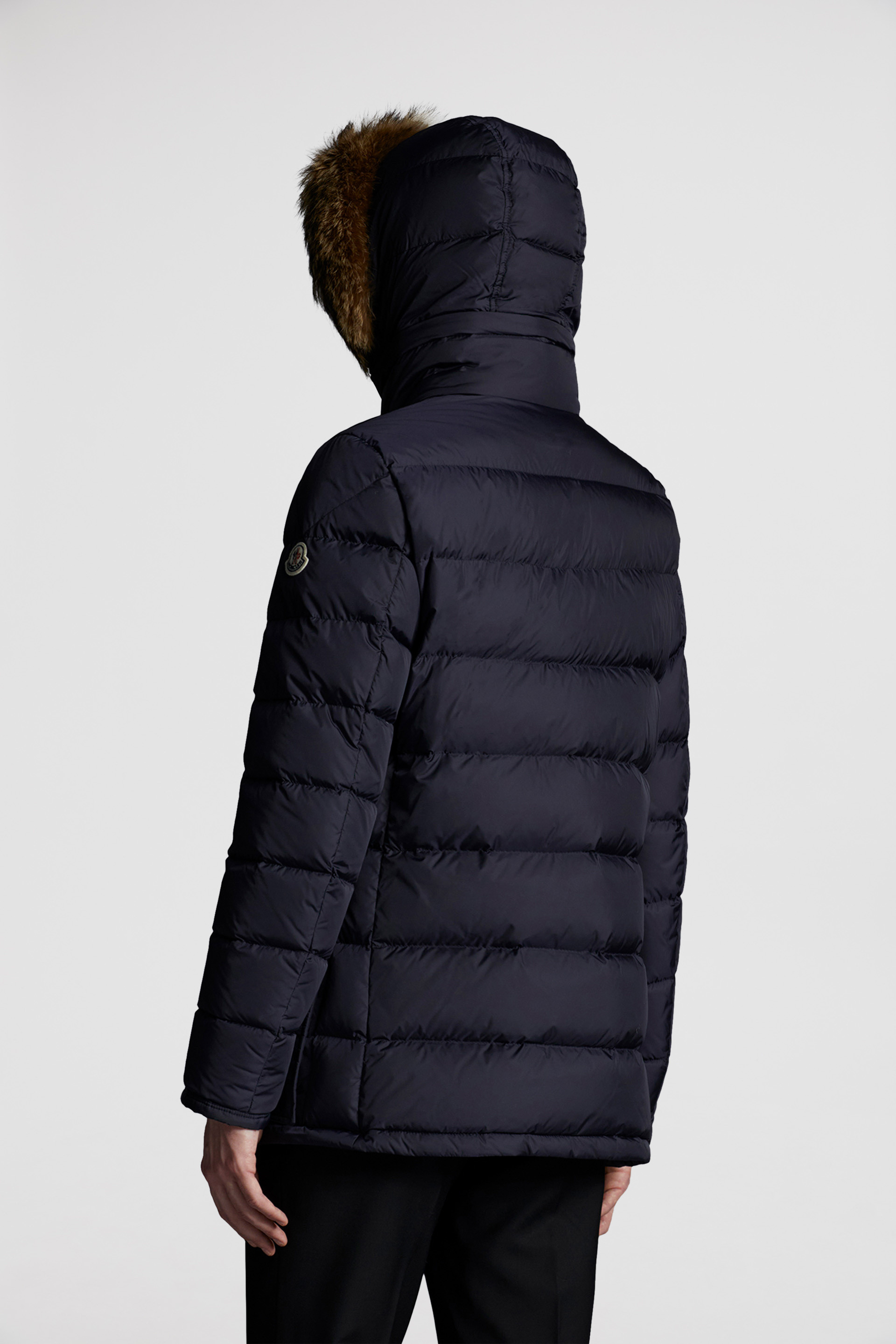 Moncler coat deals mens with fur