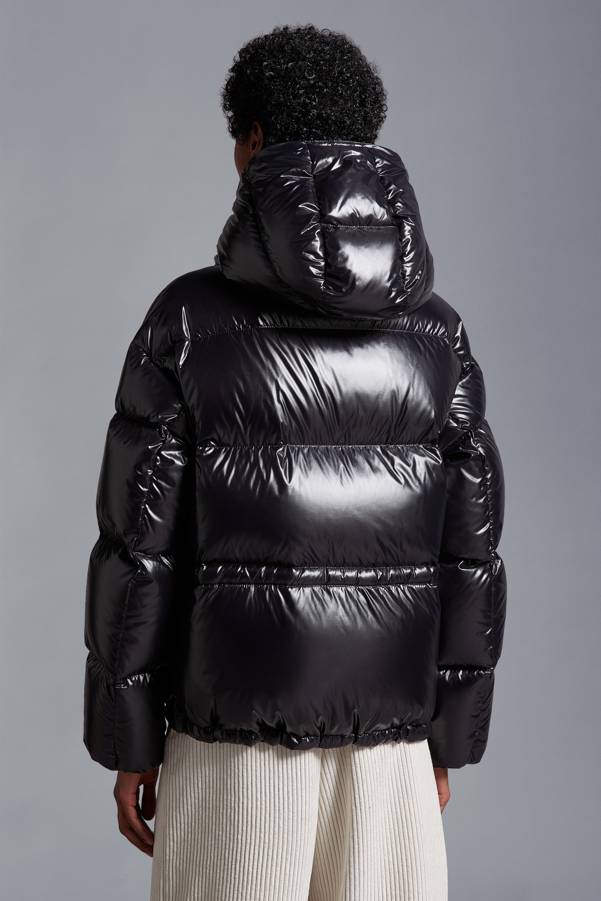 Moncler Armoise Short Down Jacket in Black