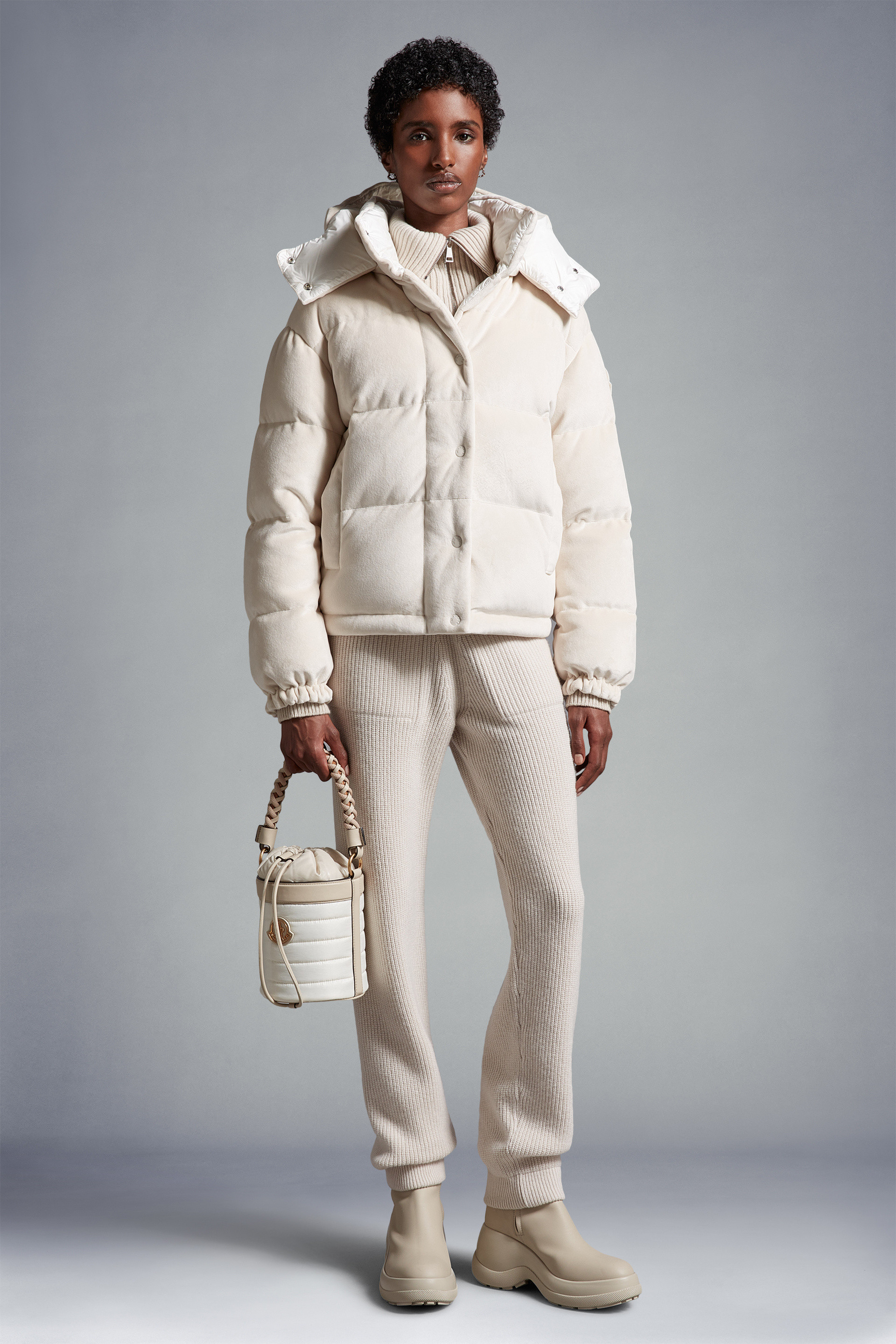 Moncler beige store