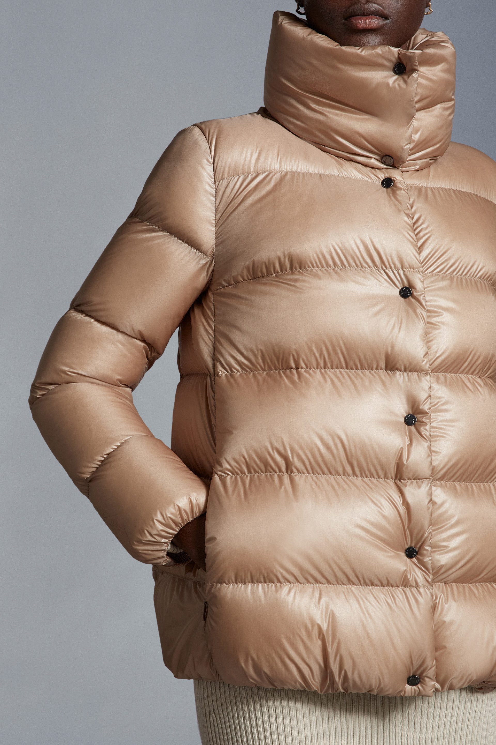 最新発見 MONCLER 2023/24秋冬新作 ハイネックダウンジャケット