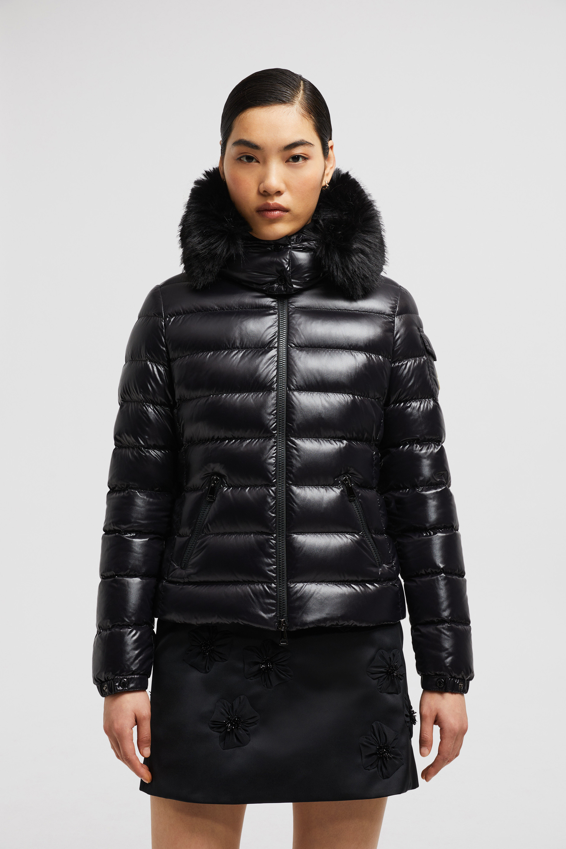 Womens moncler best sale jacket fur hood