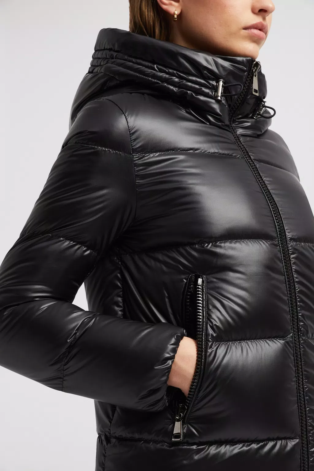 Black Seritte Short Down Jacket - Short Down Jackets for Women | Moncler US