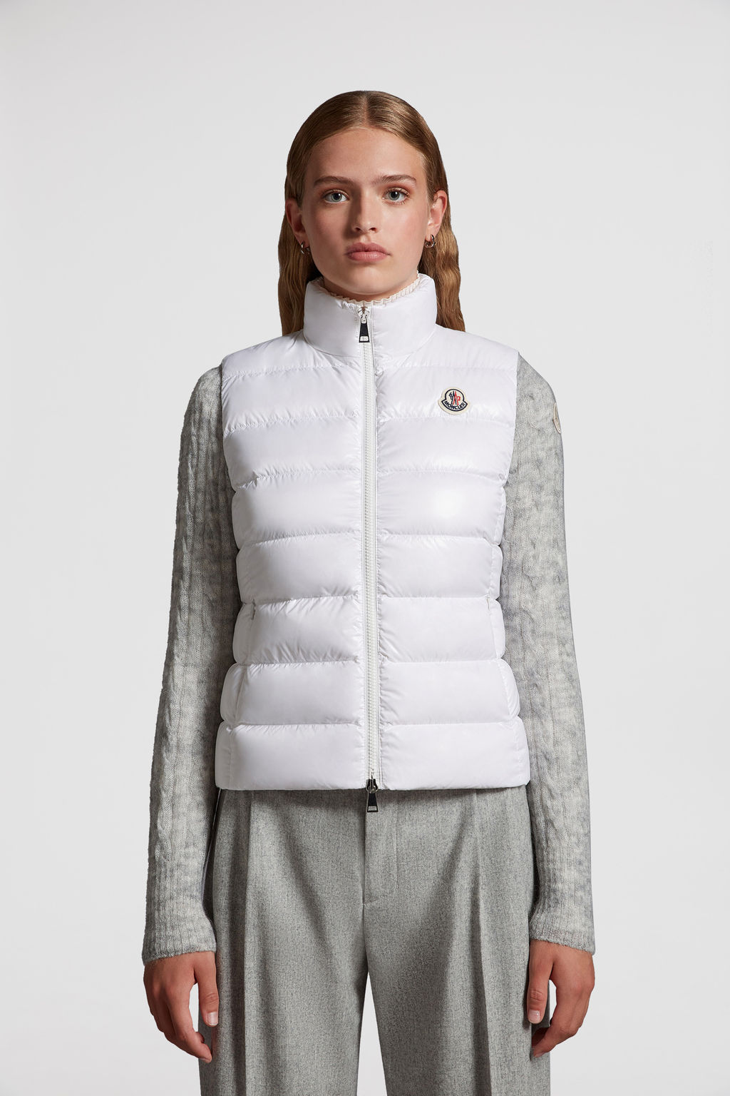Faszinierend Moncler Westen Fur Damen Ein Statement In Sachen Style Und Komfort