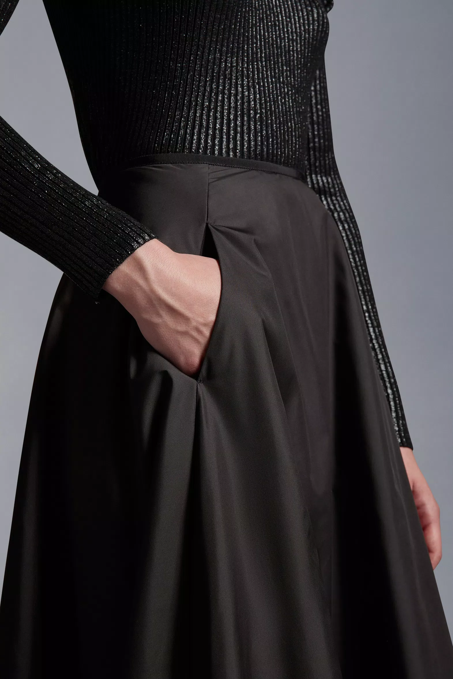 Black Taffeta Midi Skirt - Skirts for Women | Moncler US