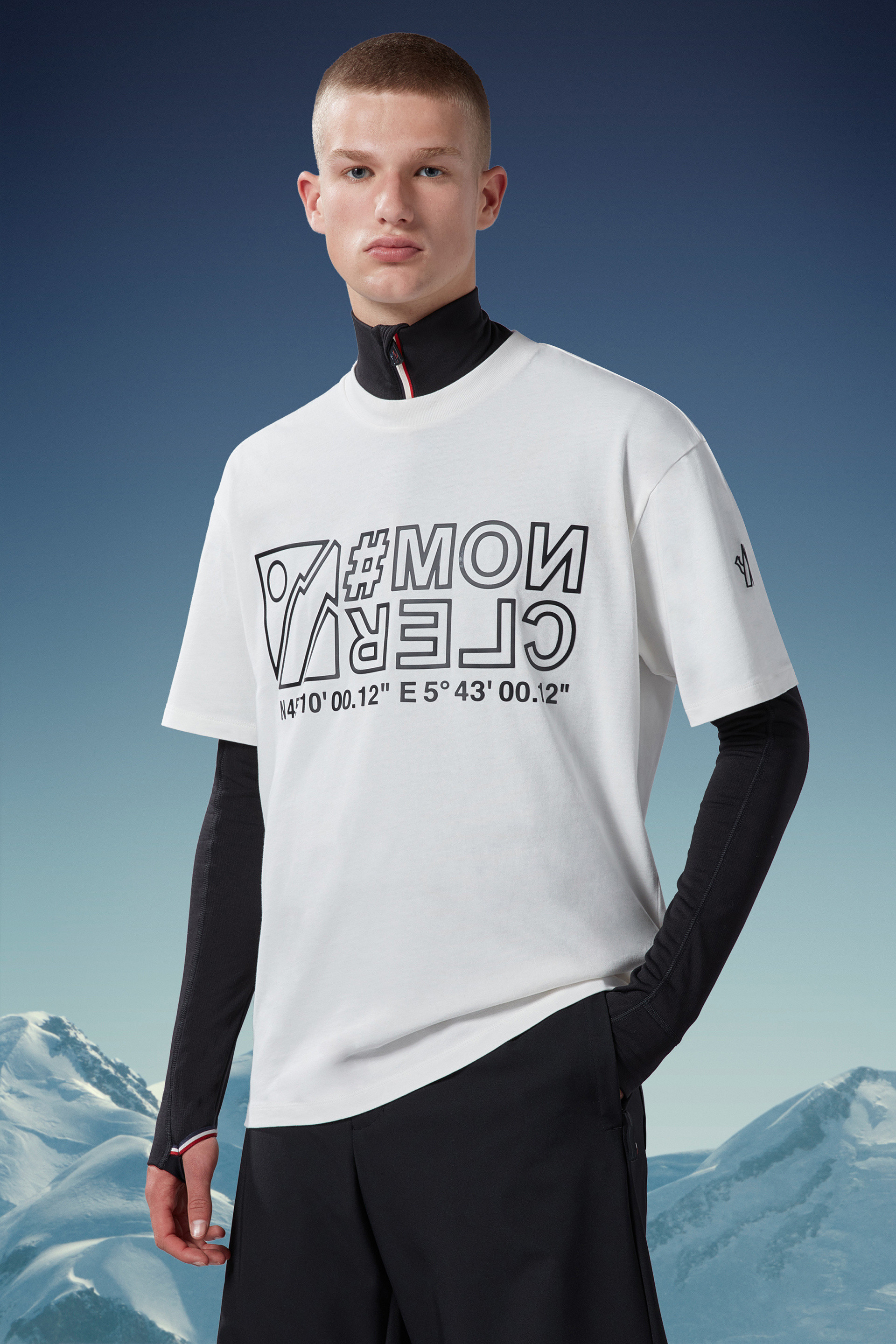 White moncler store t shirt