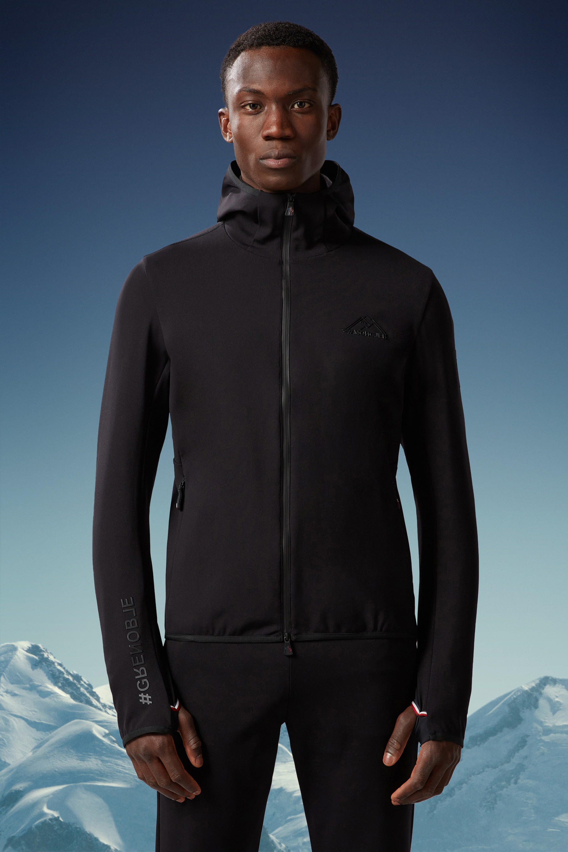 Moncler hotsell hoodie zip