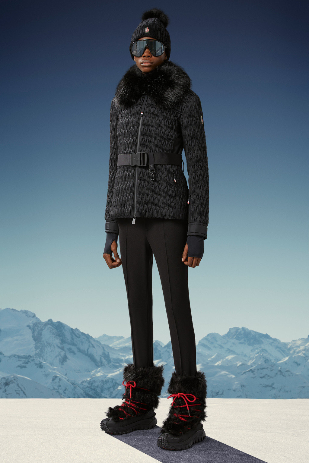 Short moncler 2024 with fur