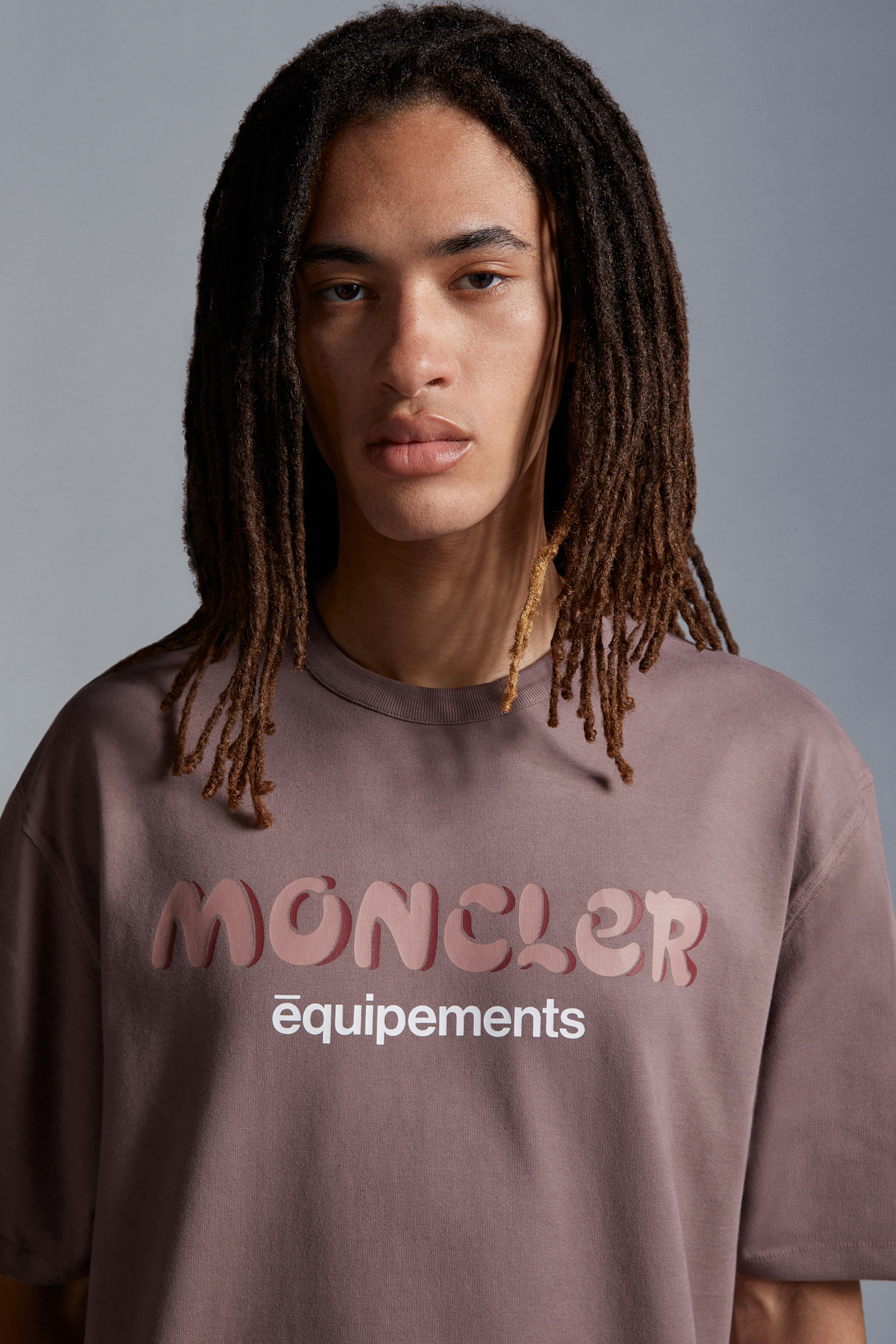 ライトピンク Tシャツ : Moncler x Salehe Bembury 向けの Genius