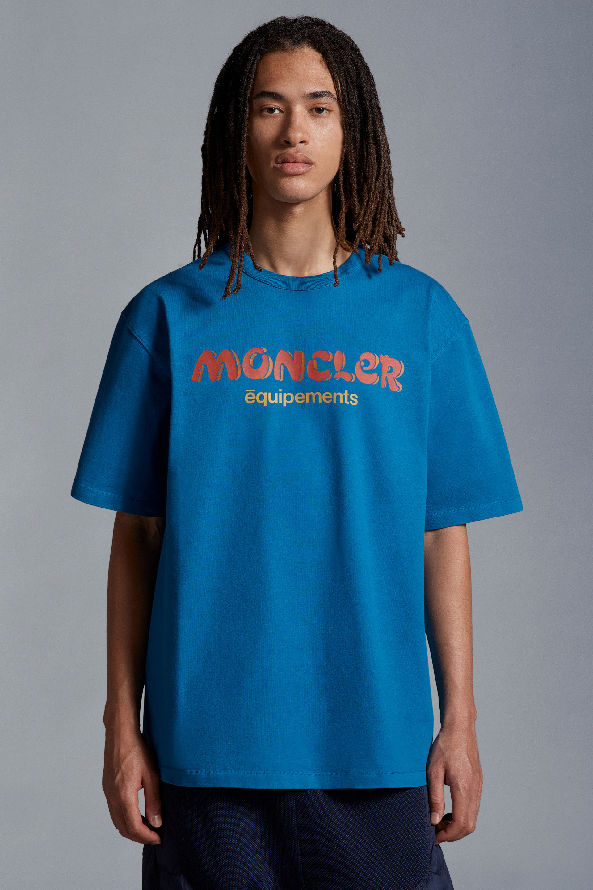 ブルー Tシャツ : Moncler x Salehe Bembury 向けの Genius | モンクレール