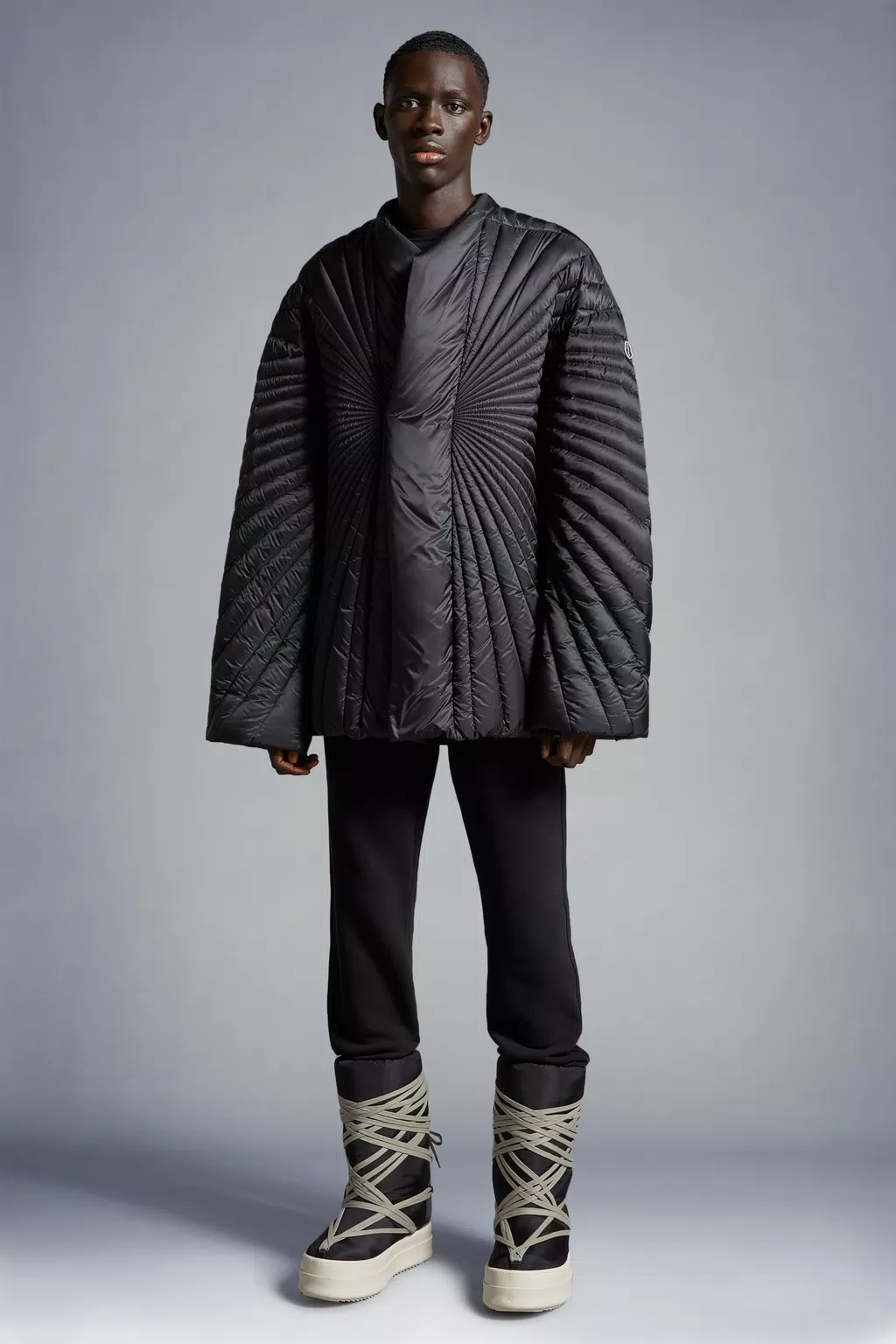 Radiance 쇼트 다운 재킷 젠더 뉴트럴 블랙 Moncler 1
