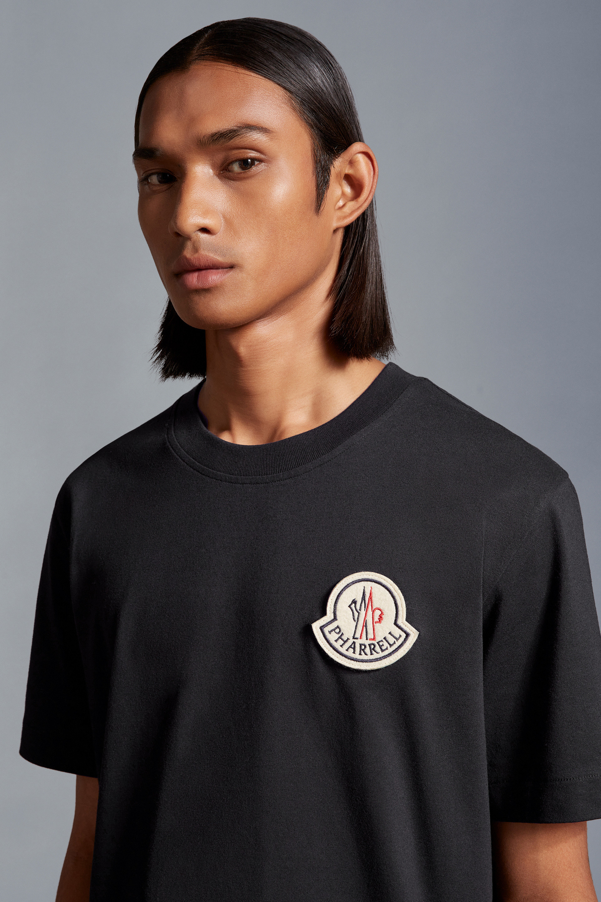 ブラック Tシャツ : Moncler x Pharrell Williams 向けの Genius