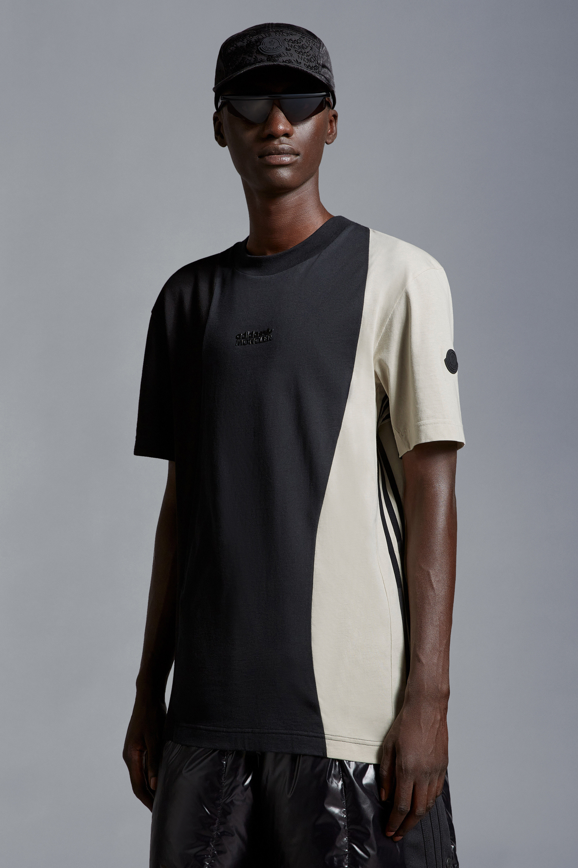 ブラック & ホワイト Tシャツ : Moncler x adidas Originals 向けの
