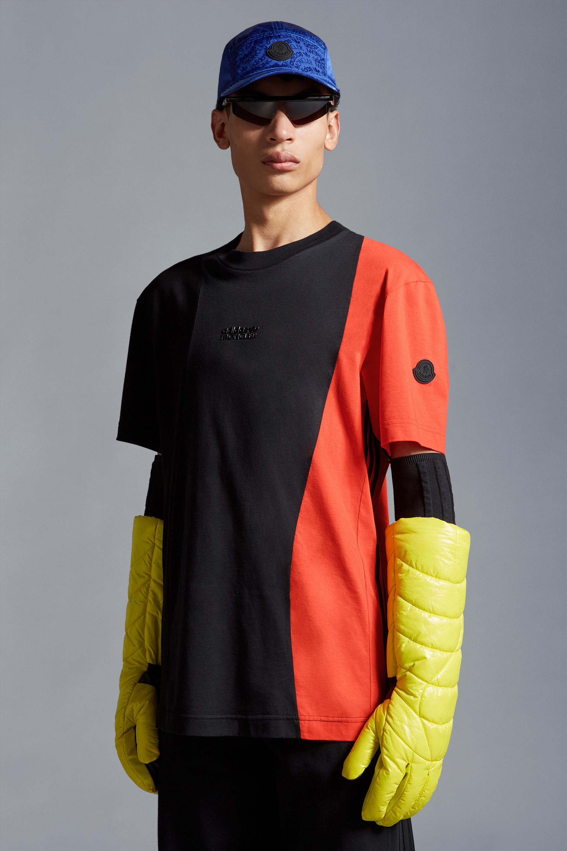 オレンジ & ブラック Tシャツ : Moncler x adidas Originals 向けの 