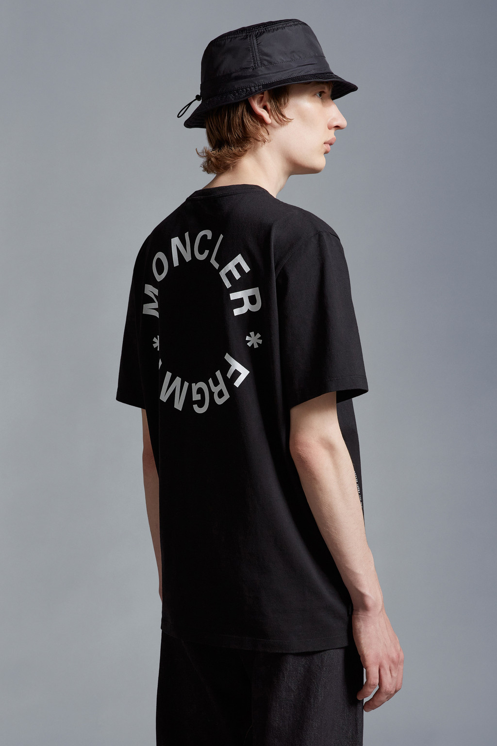 ブラック Tシャツ : Moncler x Frgmnt 向けの Genius | モンクレール