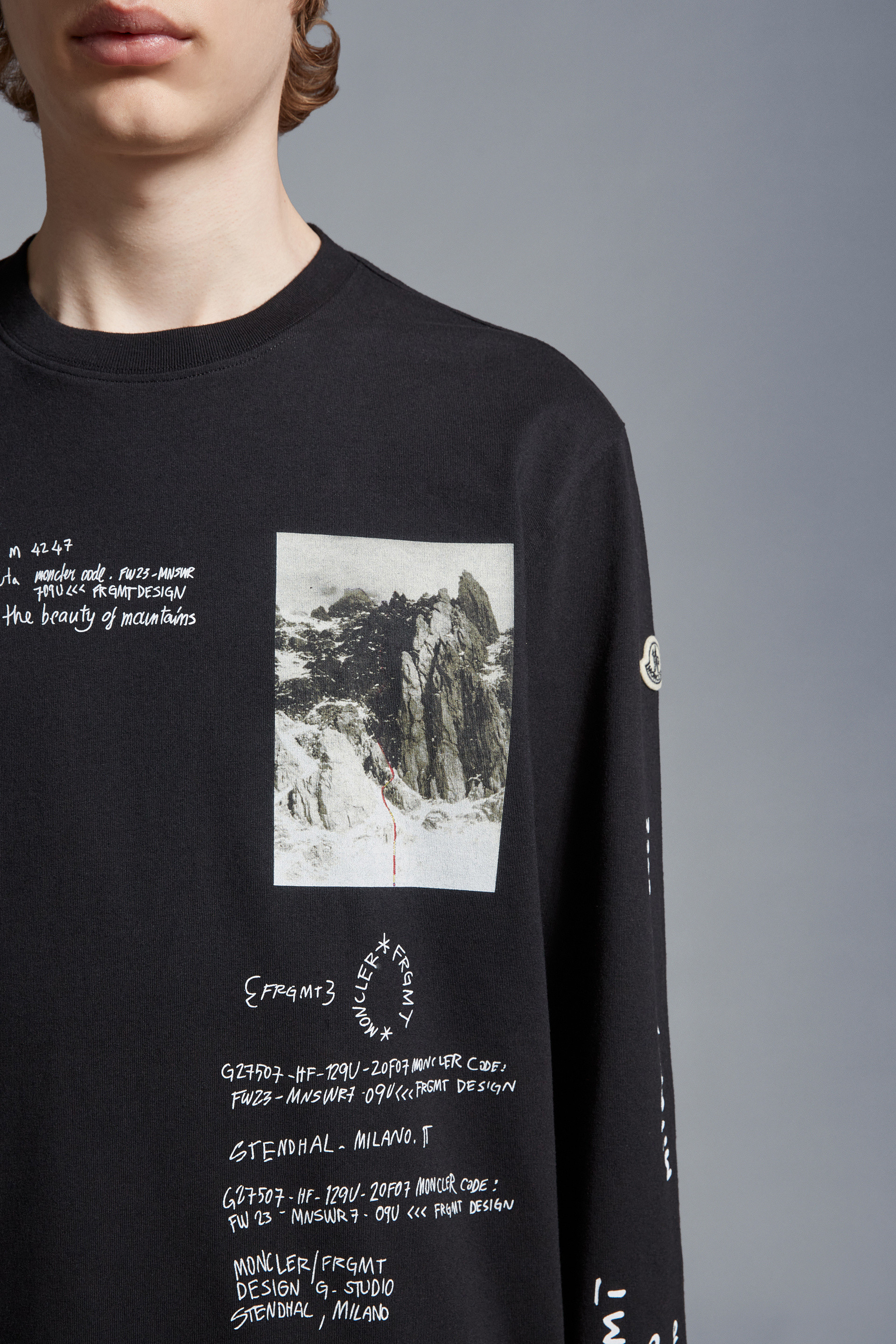 ブラック ロングスリーブTシャツ : Moncler x Frgmnt 向けの Genius 