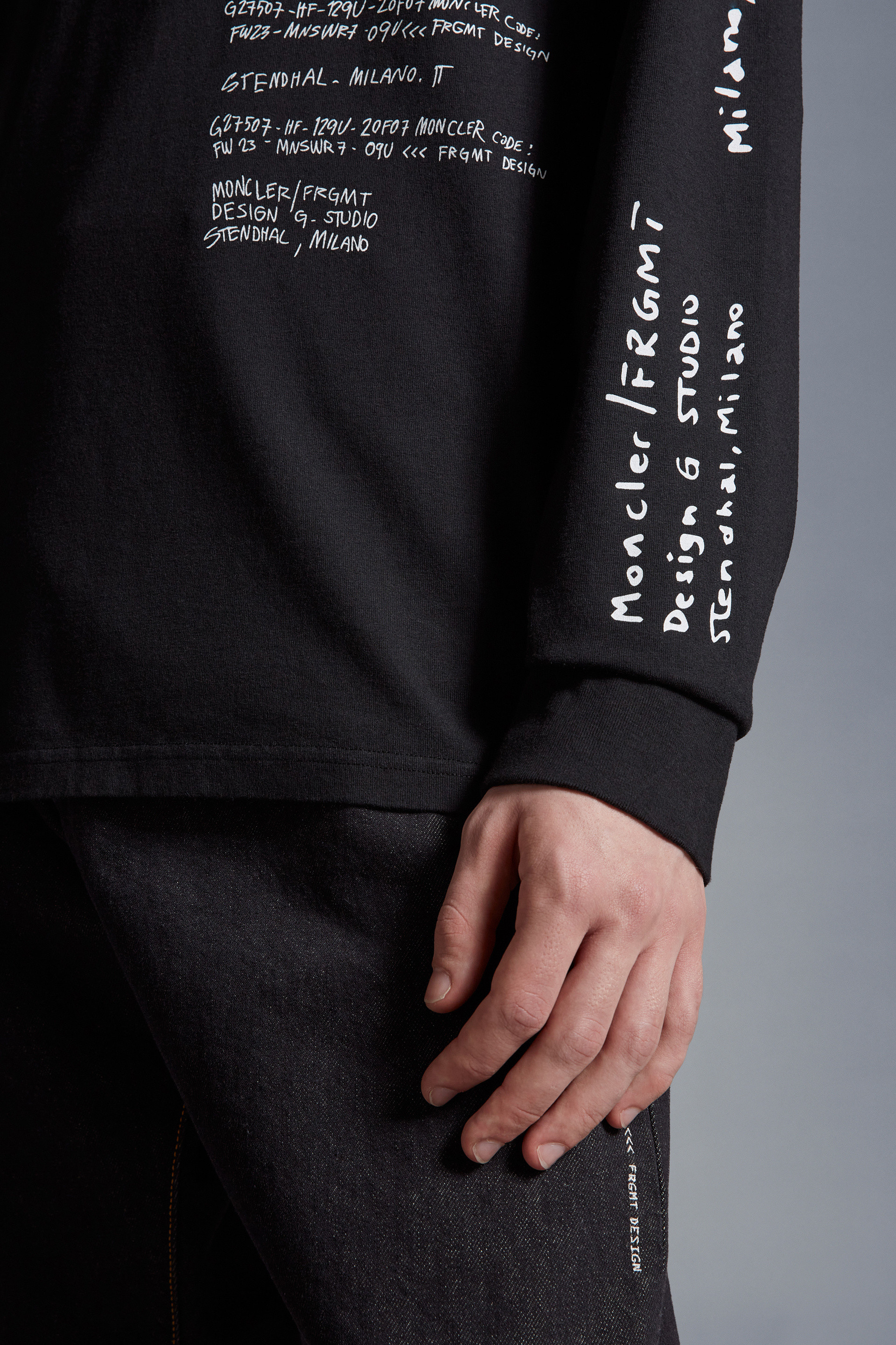 ブラック ロングスリーブTシャツ : Moncler x Frgmnt 向けの Genius