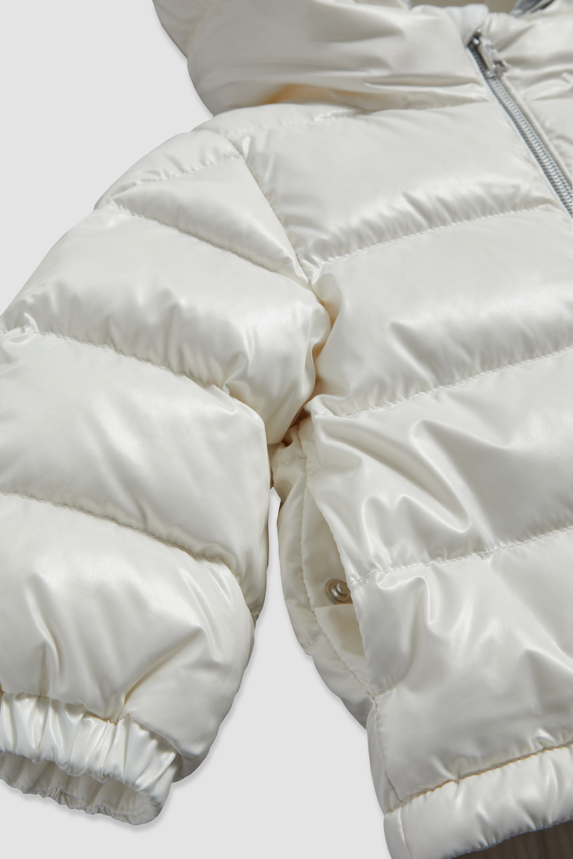 Moncler off outlet white down jacket