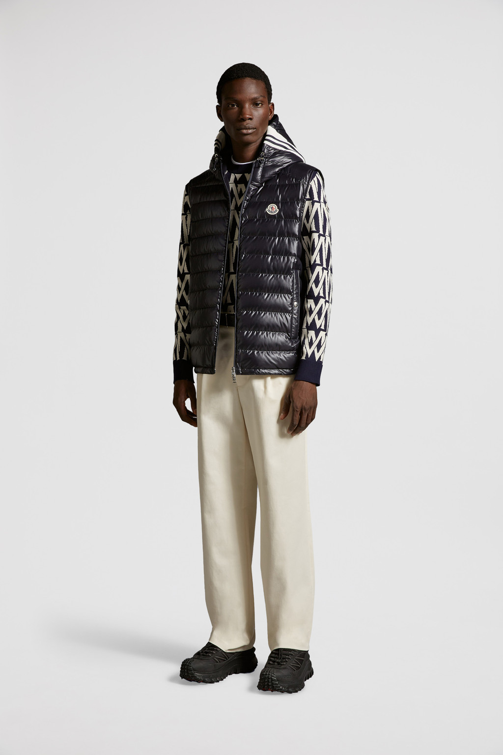 Moncler gilet shop with hood