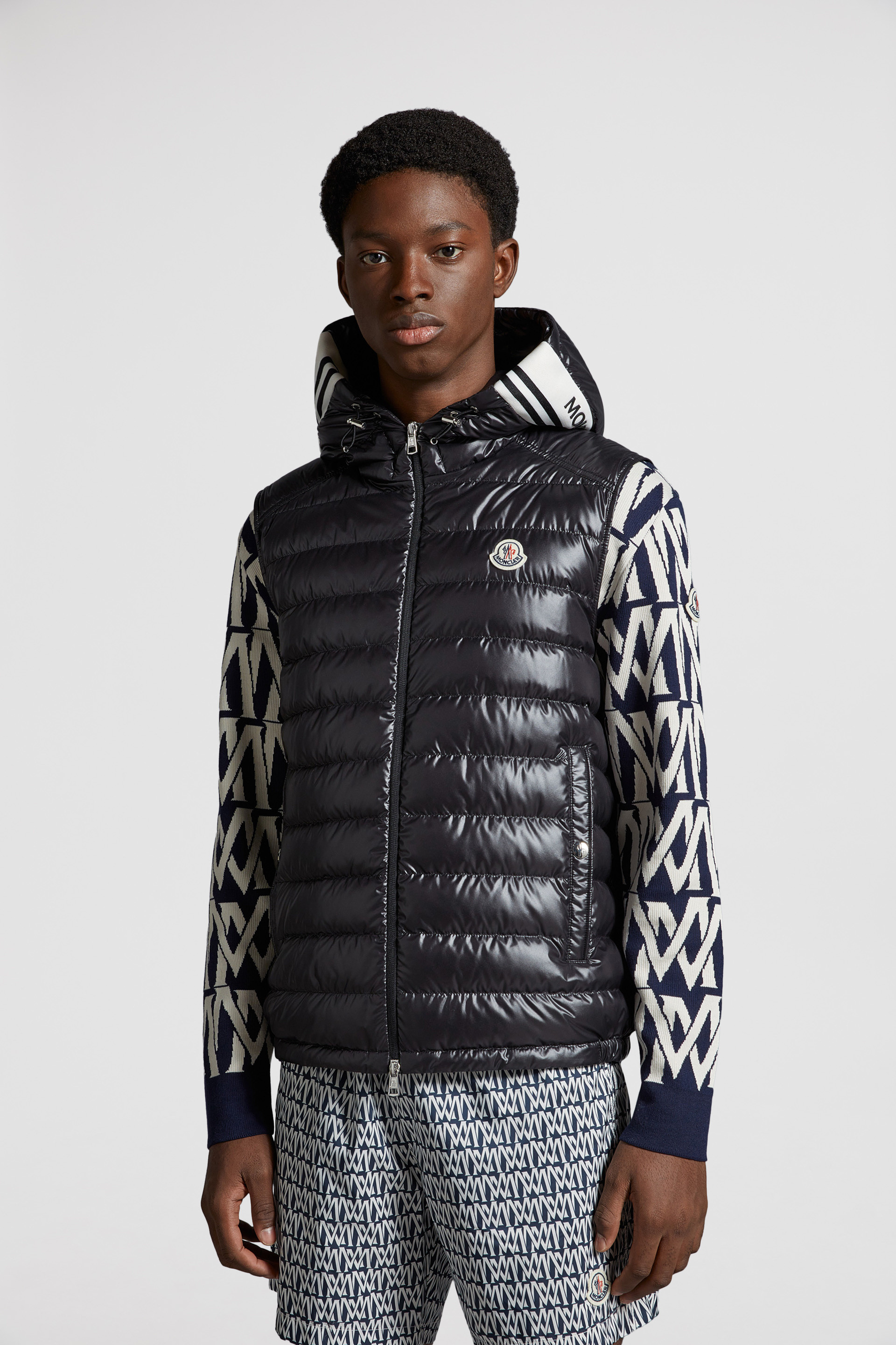 Moncler gilet on sale black mens